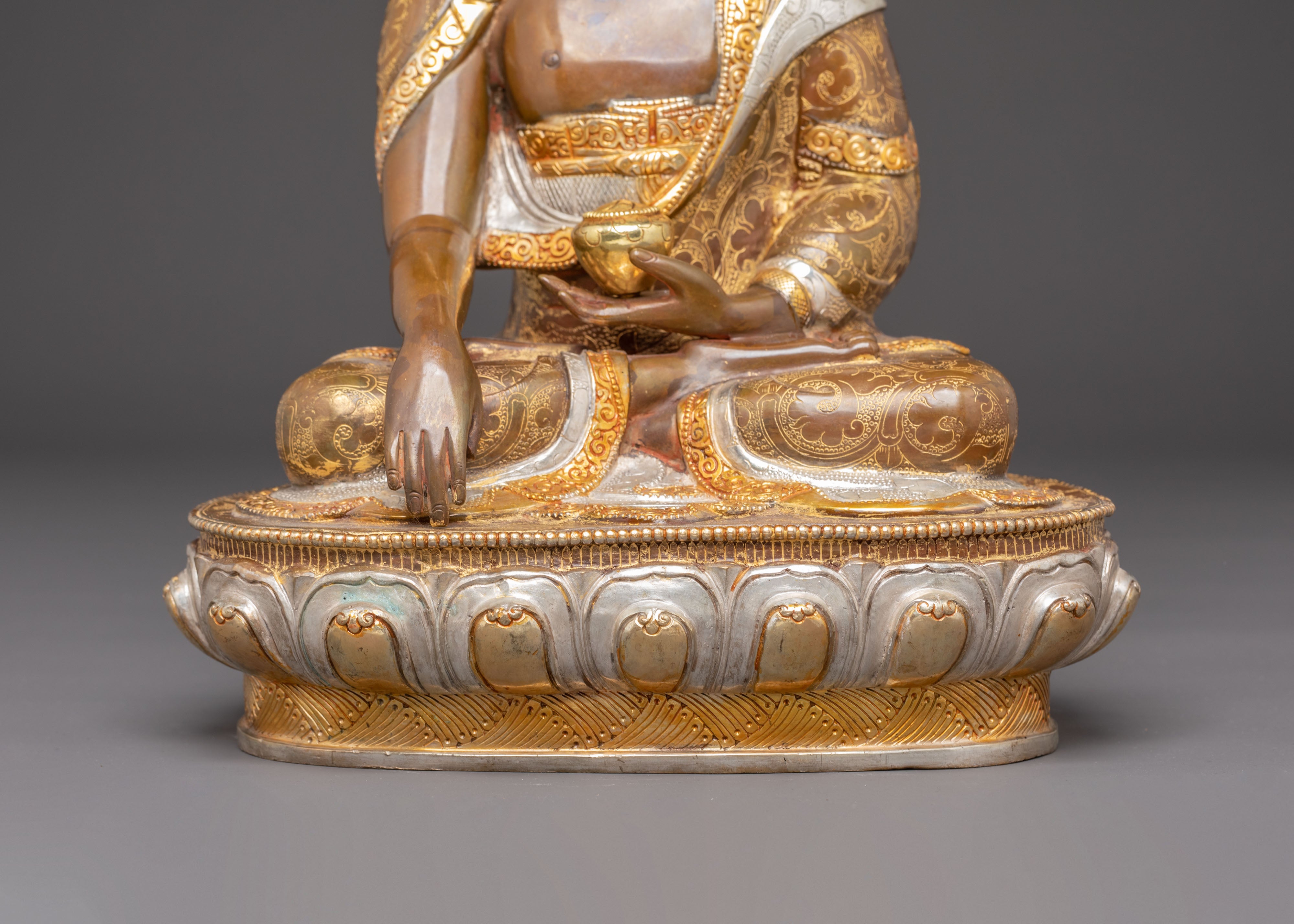 Shakyamuni Buddha, Golden Statue of Knowledge | Historical Buddha