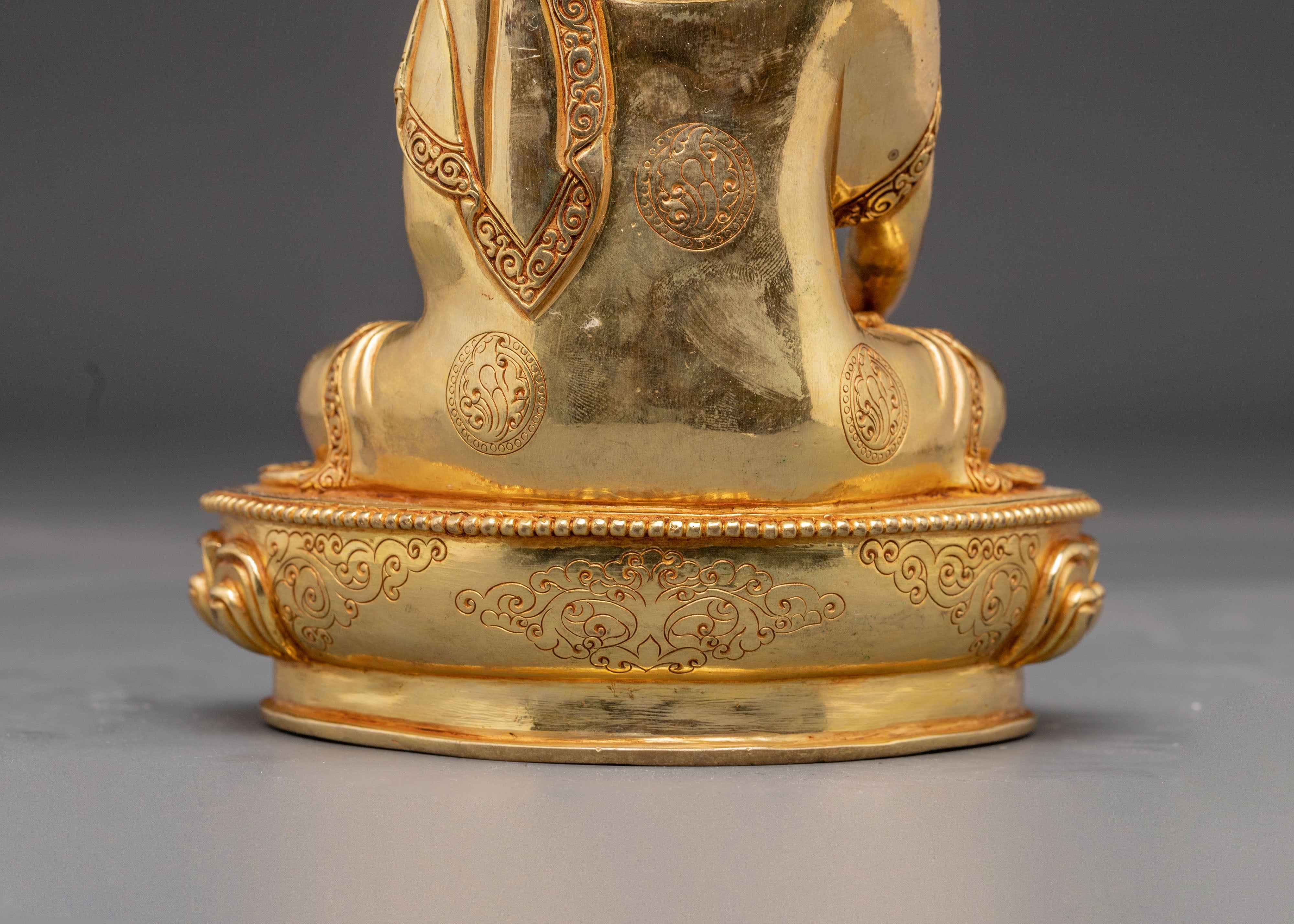 Shakyamuni Buddha Golden Statue: Founder of Buddhism