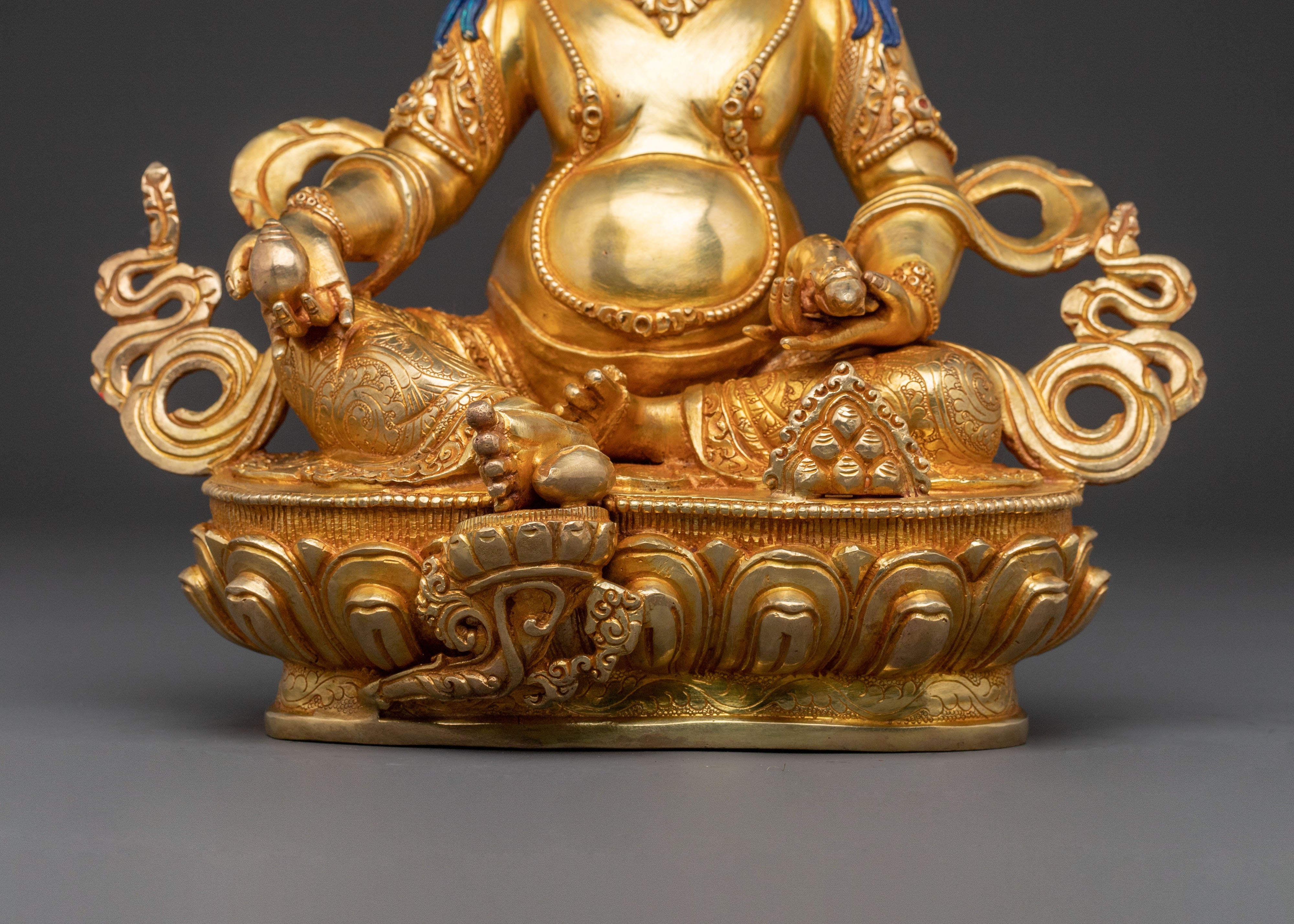 Dzambhala Statue Guardian of Wealth – Hand-Gilded Serenity