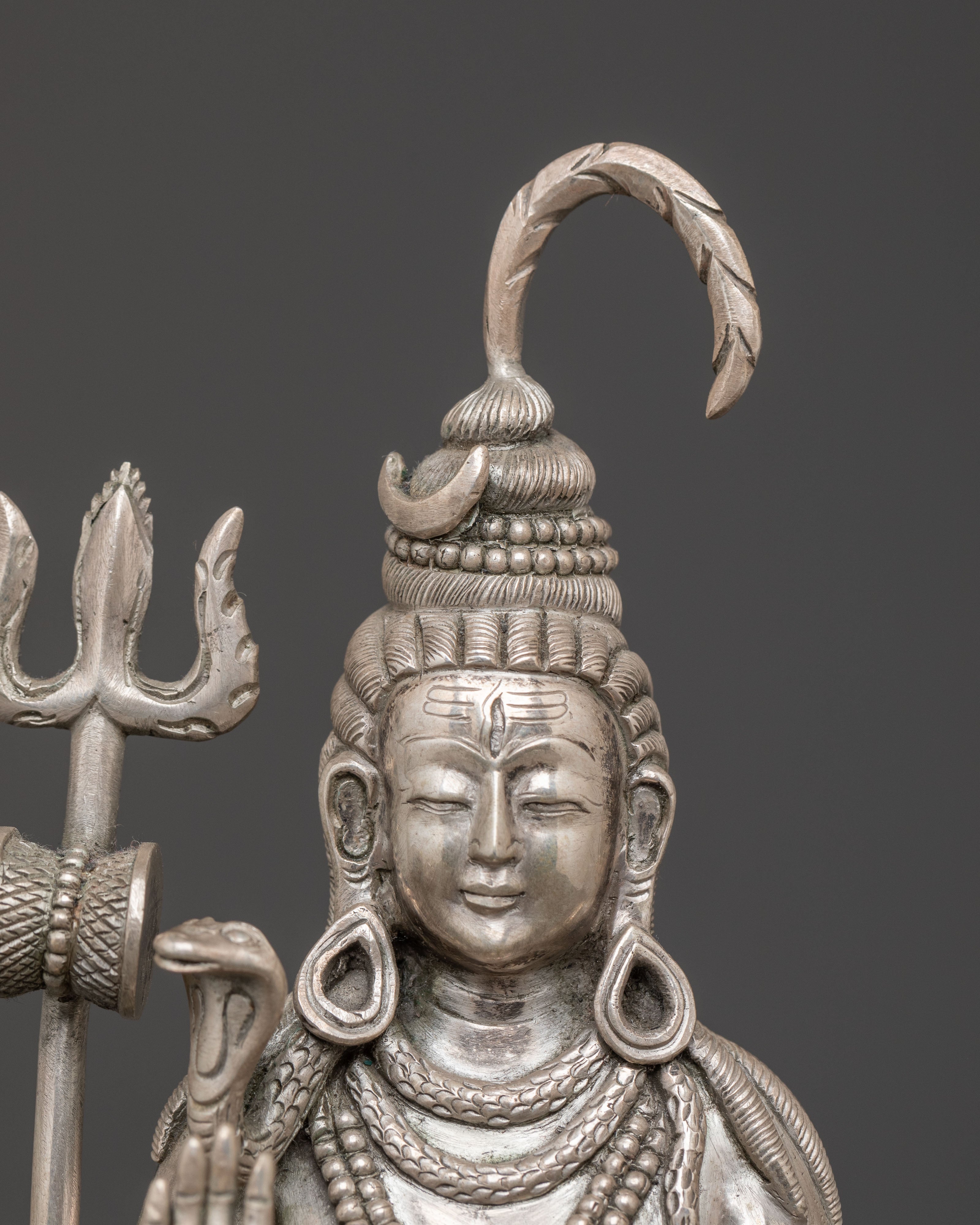 Shiva Meditation Statue – Exquisite Silver Artistry