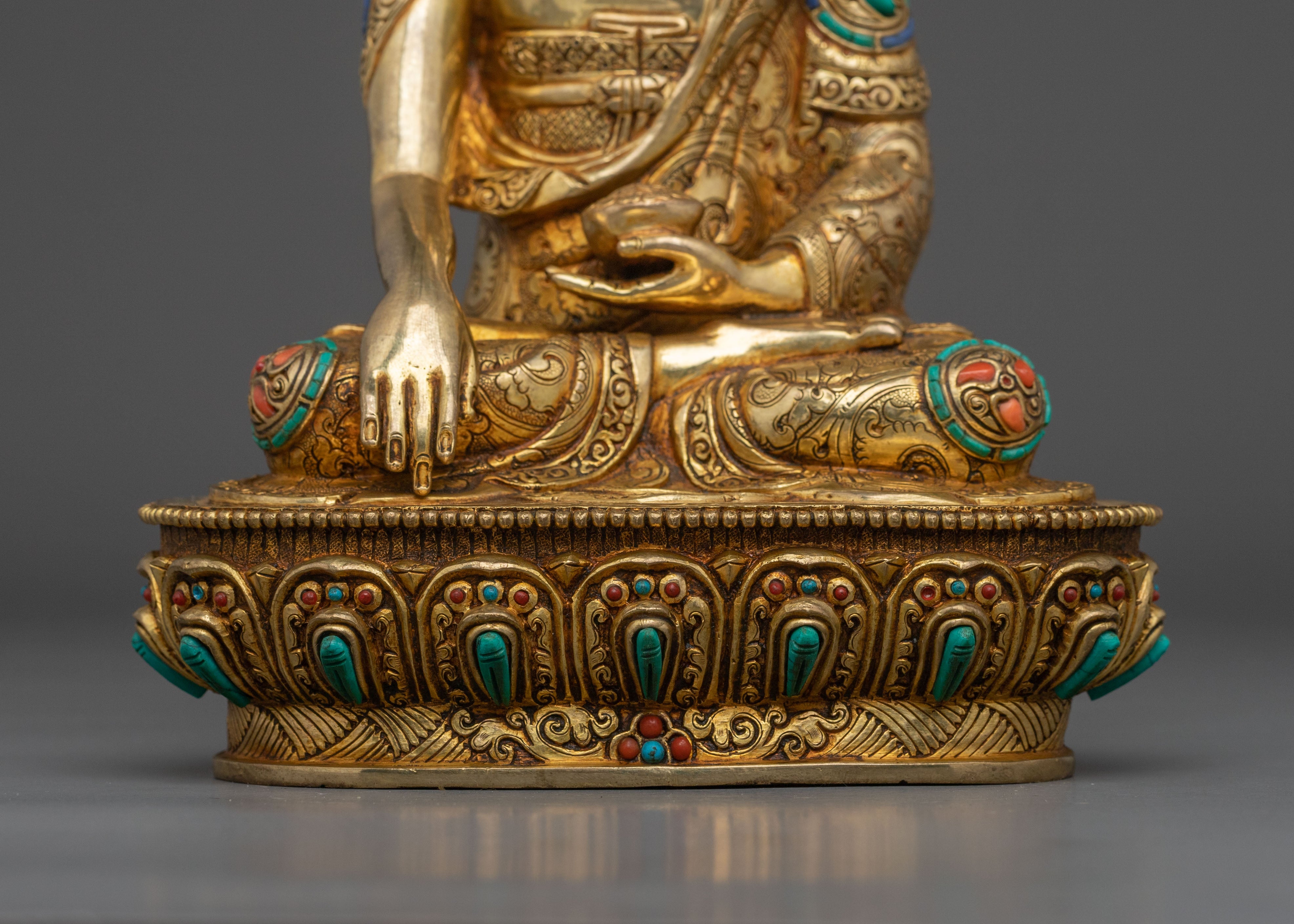Handcrafted Shakyamuni Buddha Statue for Altar: Symbol of Enlightenment