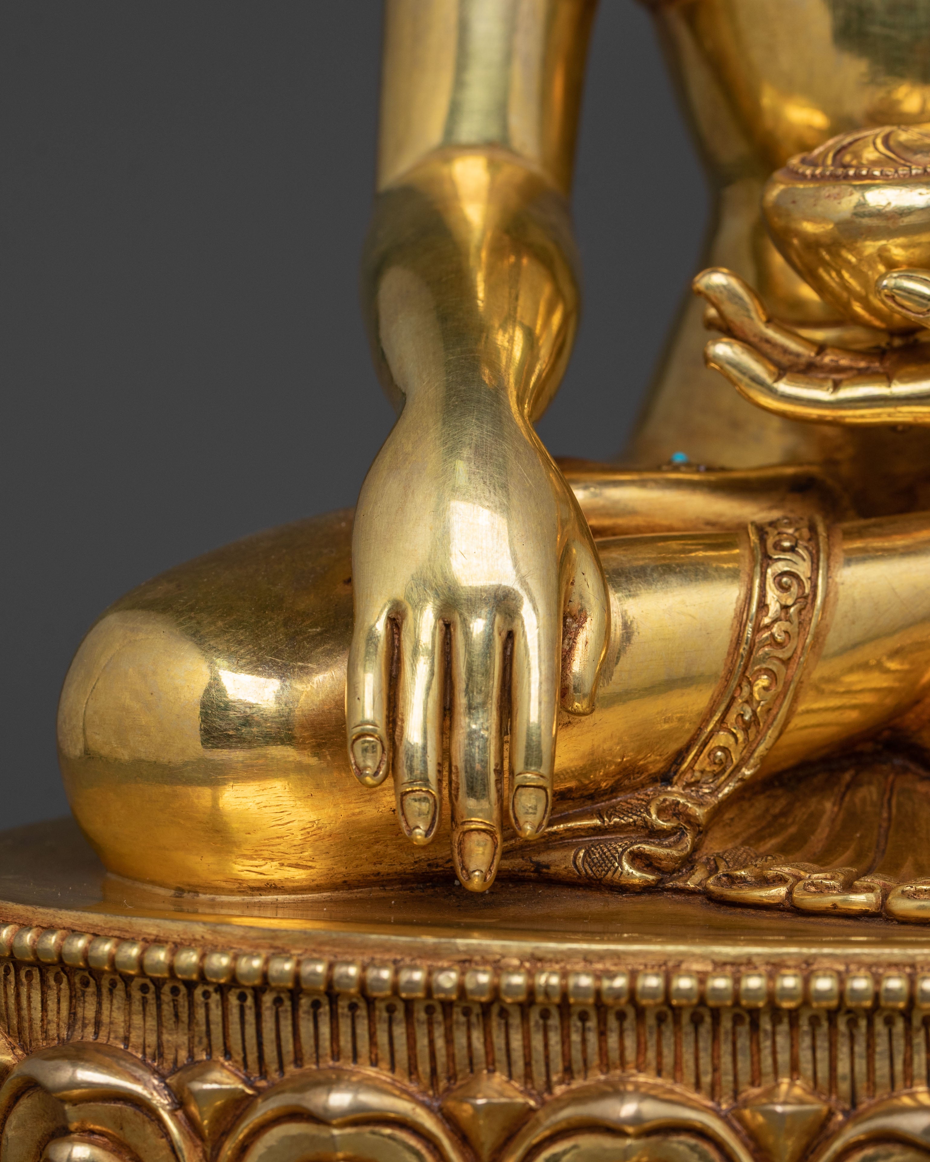 Shakyamuni Buddha Statue Peaceful Awakening