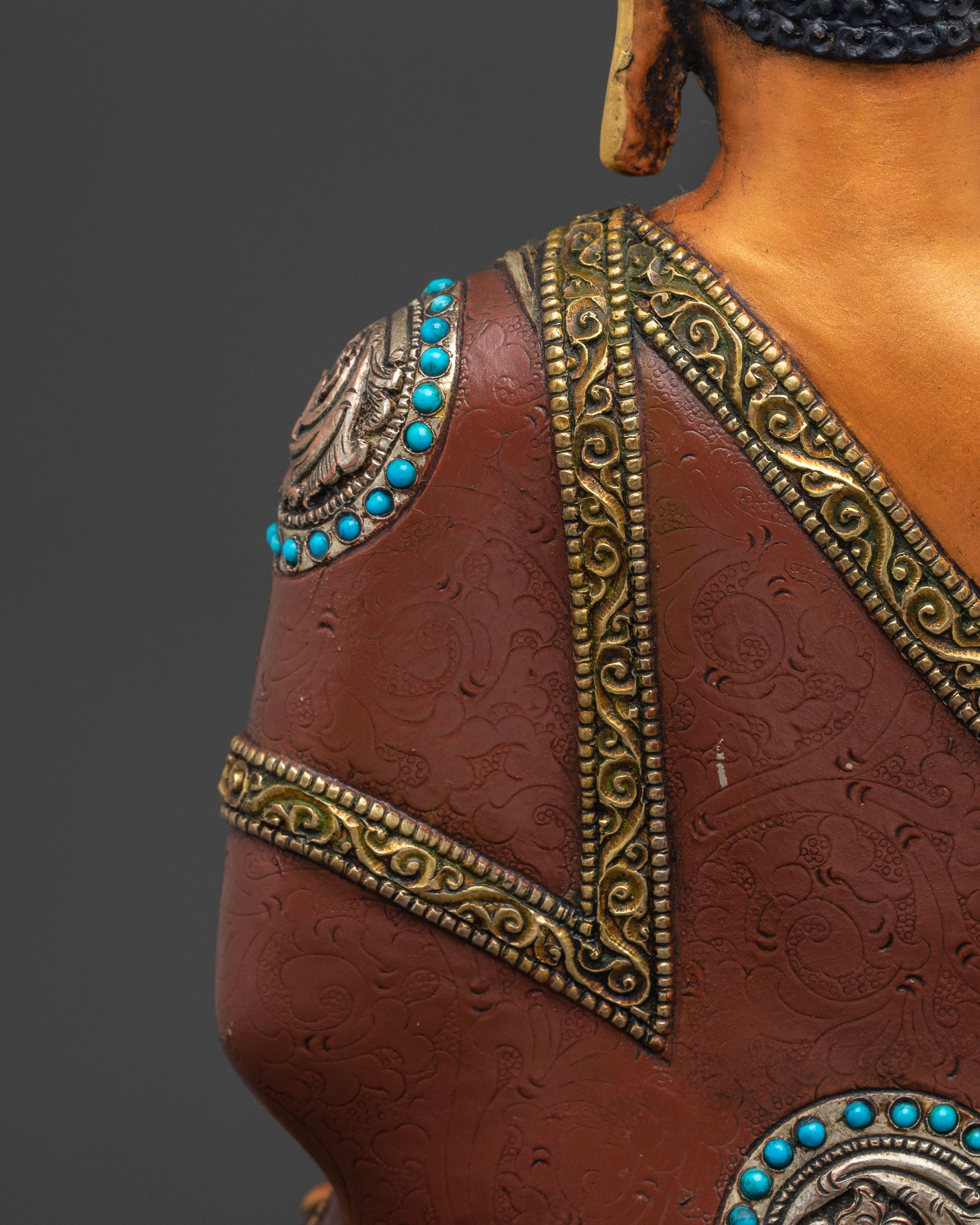 Shakyamuni Buddha Sculpture: Symbol of Wisdom