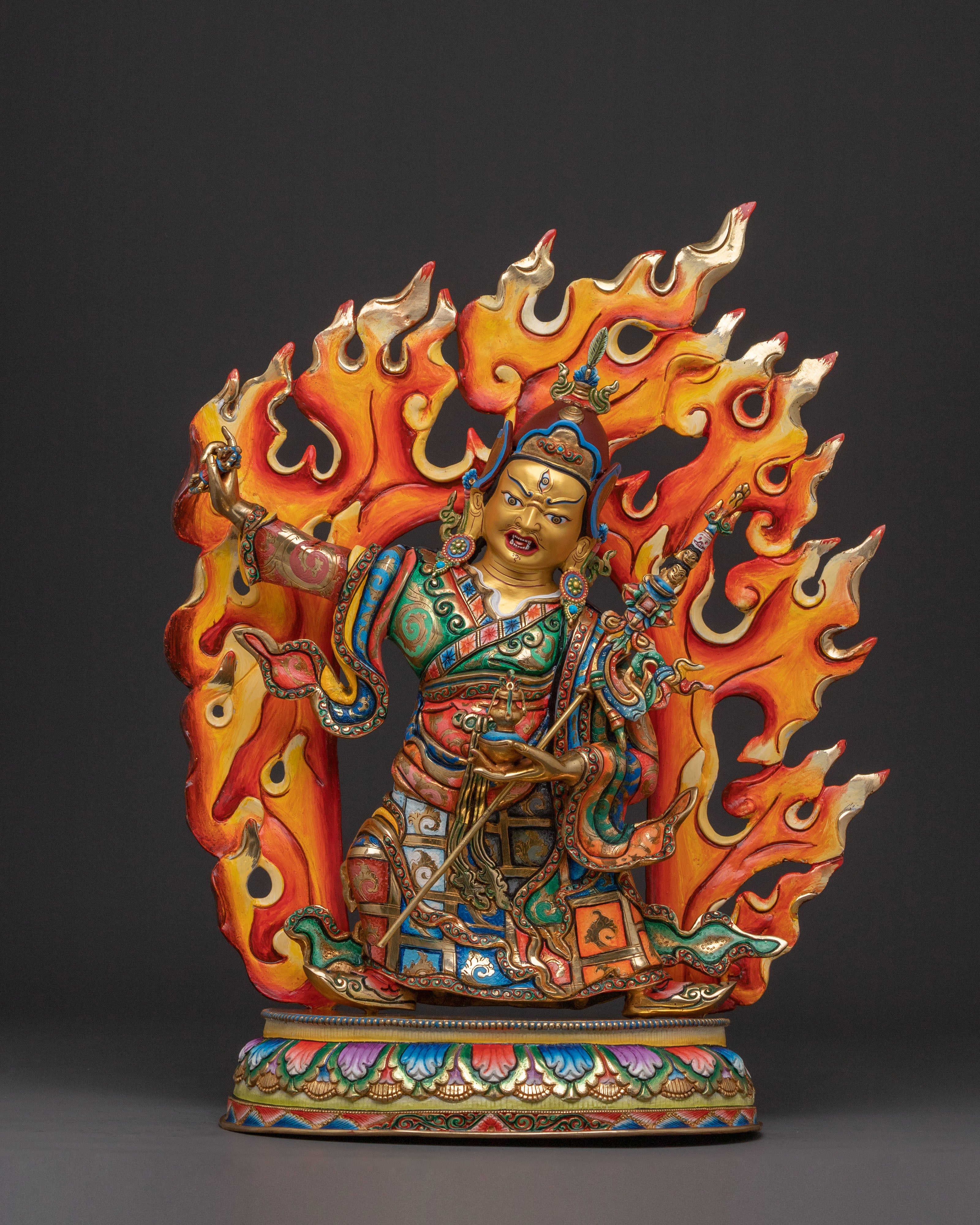 guru rinpoche statue 
