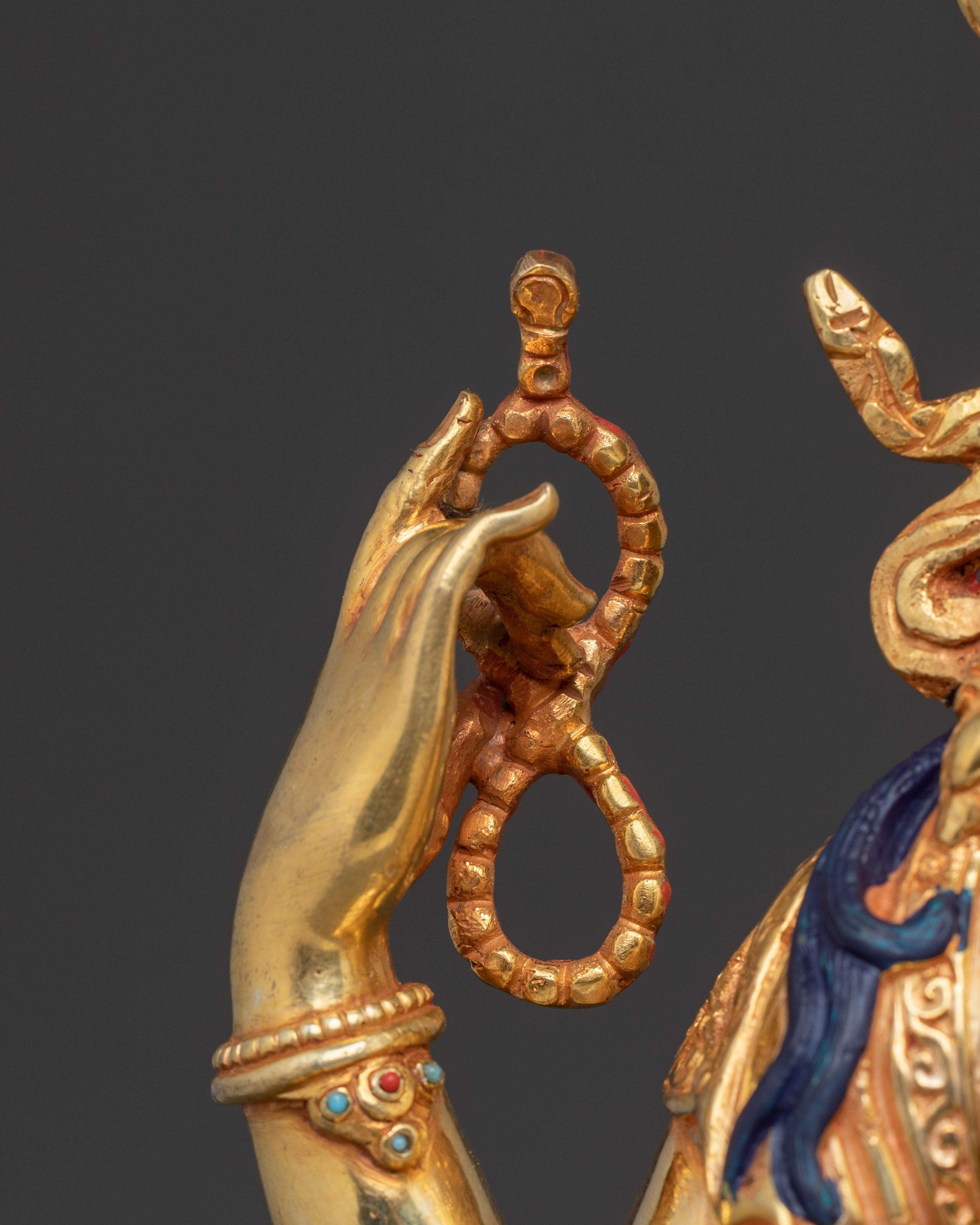 Sacred Chenrezig Bodhisattva Statue – Hand-Gilded Copper Art