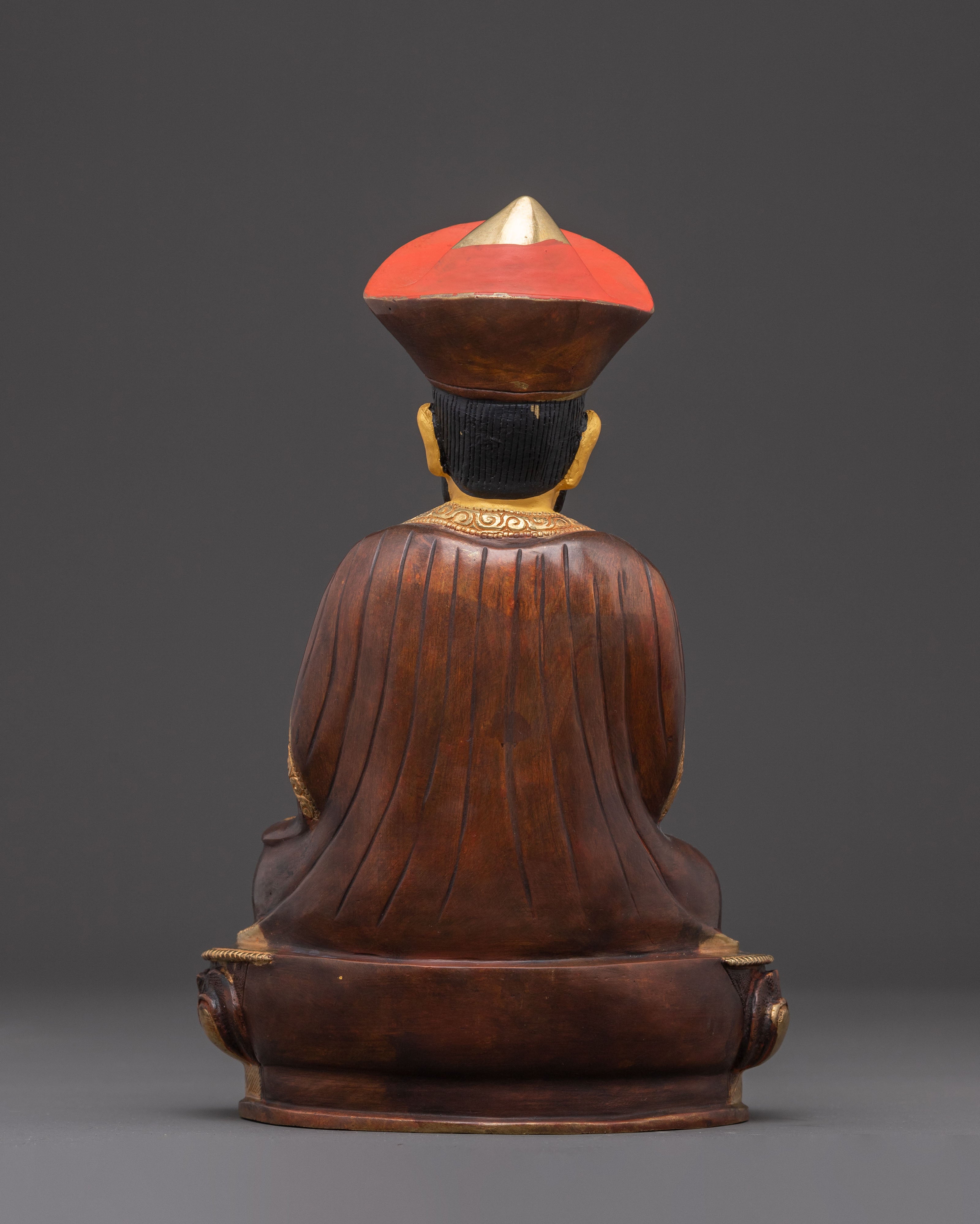 Guru Shapdum Statue: Revered Buddhist Master