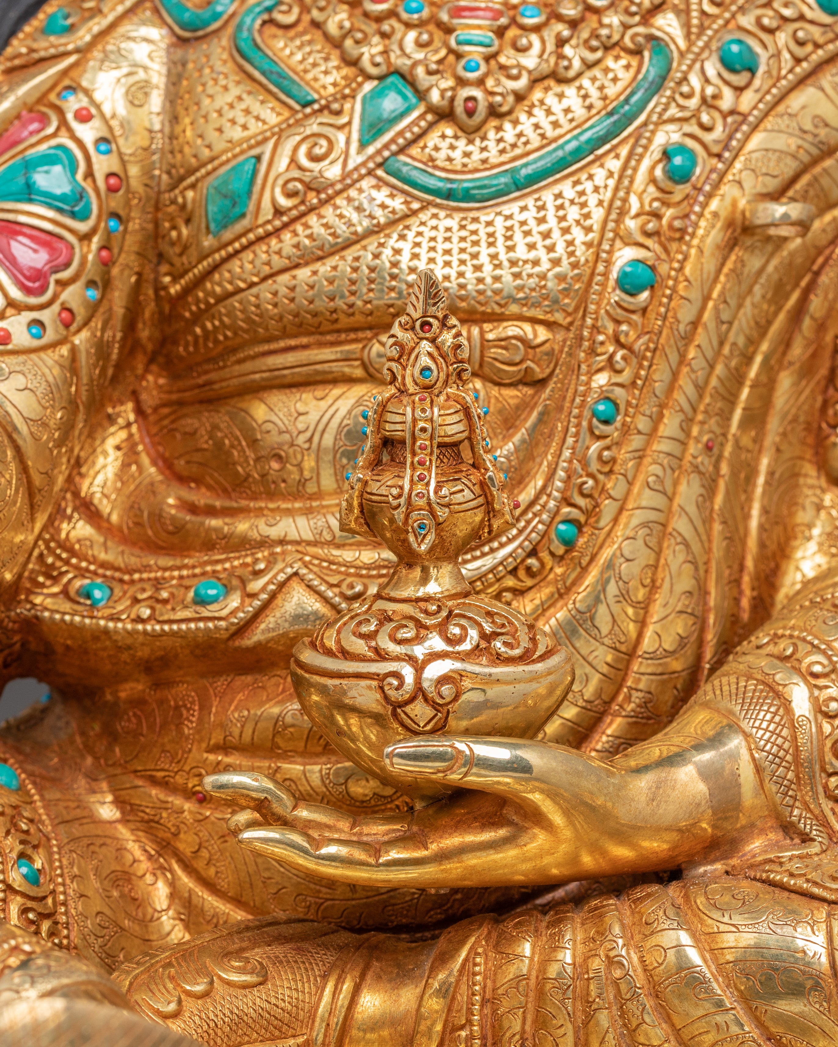 Guru Rinpoche Statue: Revered Vajrayana Master