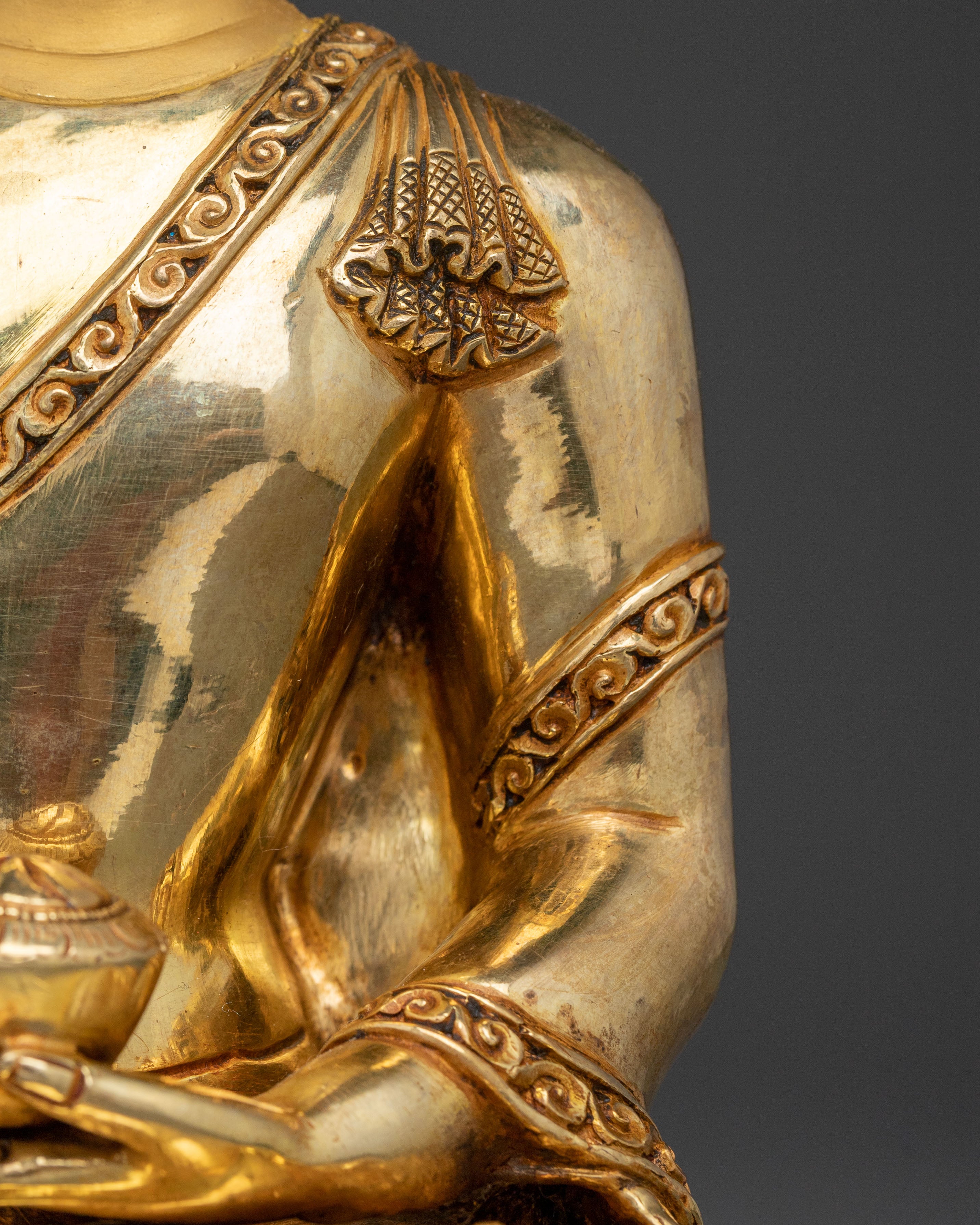 Golden Shakyamuni Buddha Statue: Traditional Figure