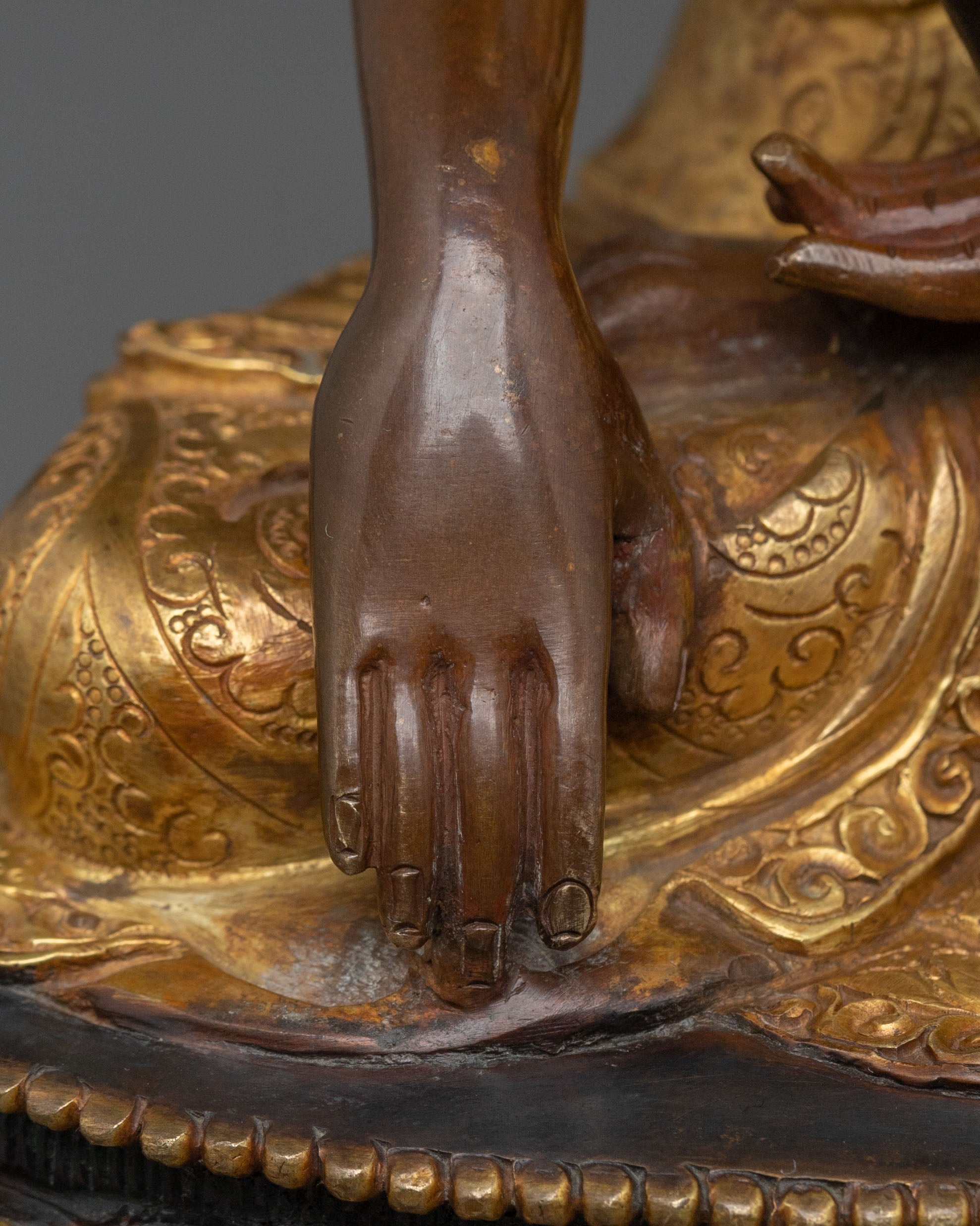 Shakyamuni Buddha Meditation Statue | 24K Gold Gilded