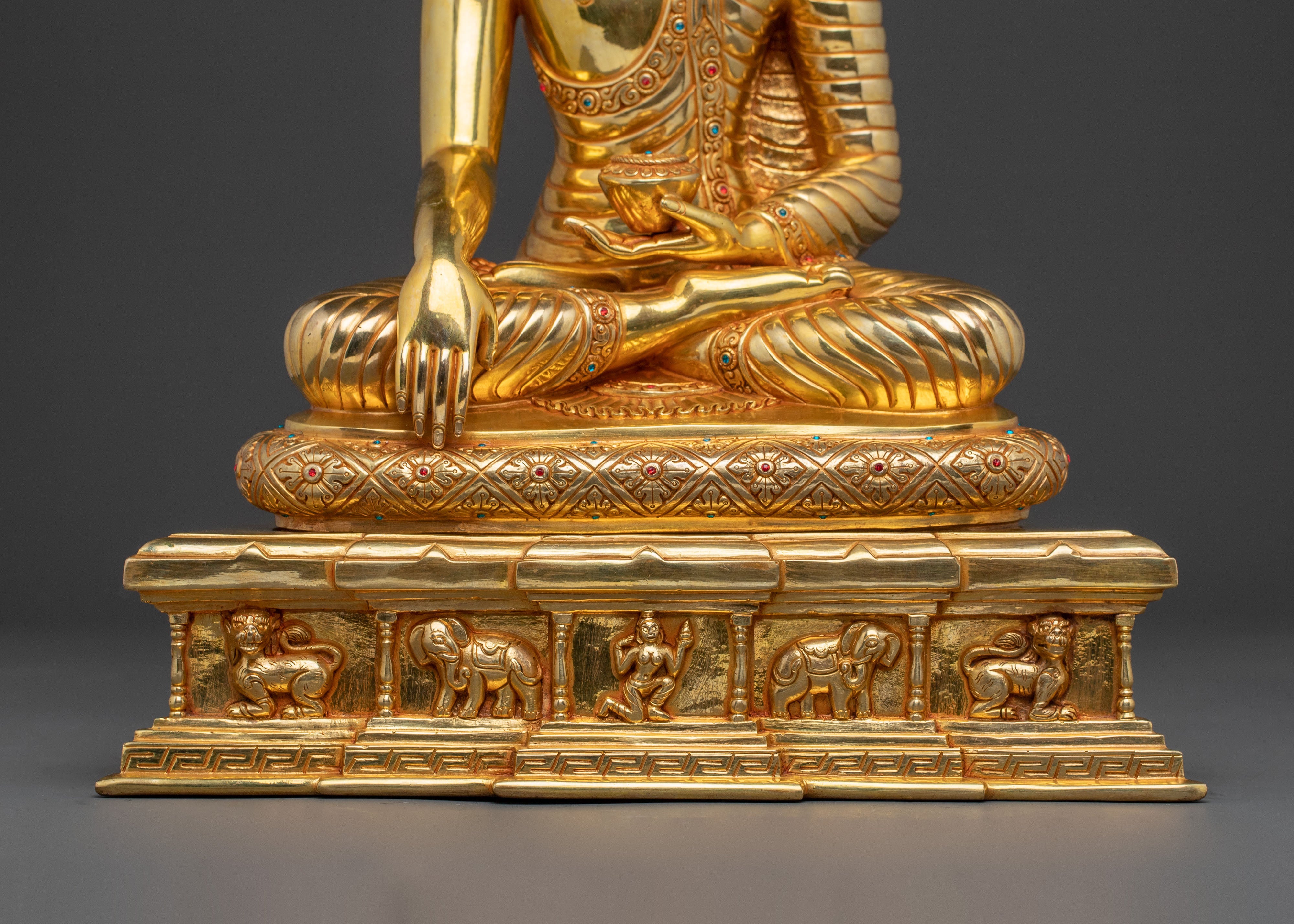 Gold-Gilded Shakyamuni Buddha Sacred Statue | A Radiant Icon