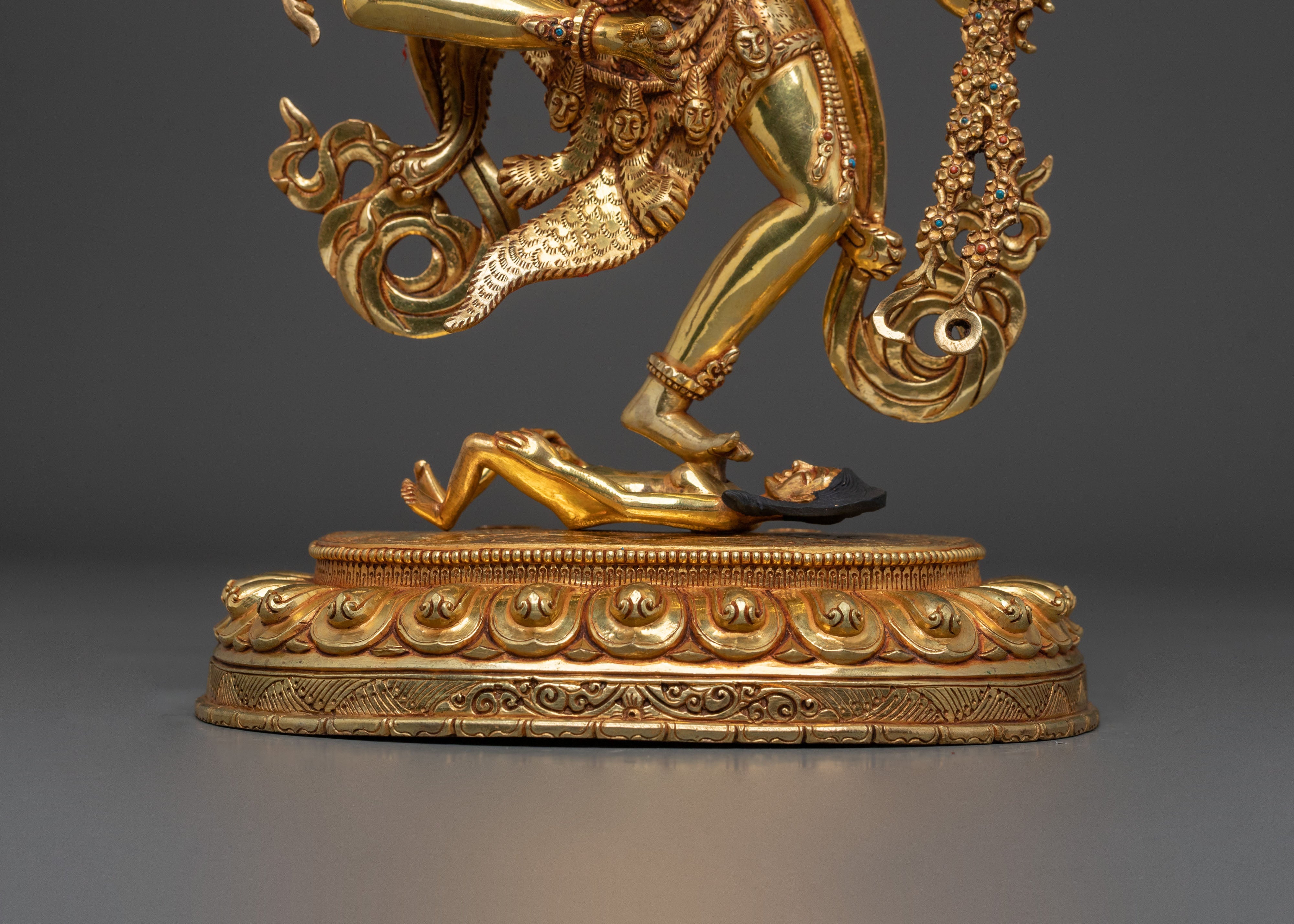 Handcrafted Kurukulla Sculpture: Himalayan Buddhist Art