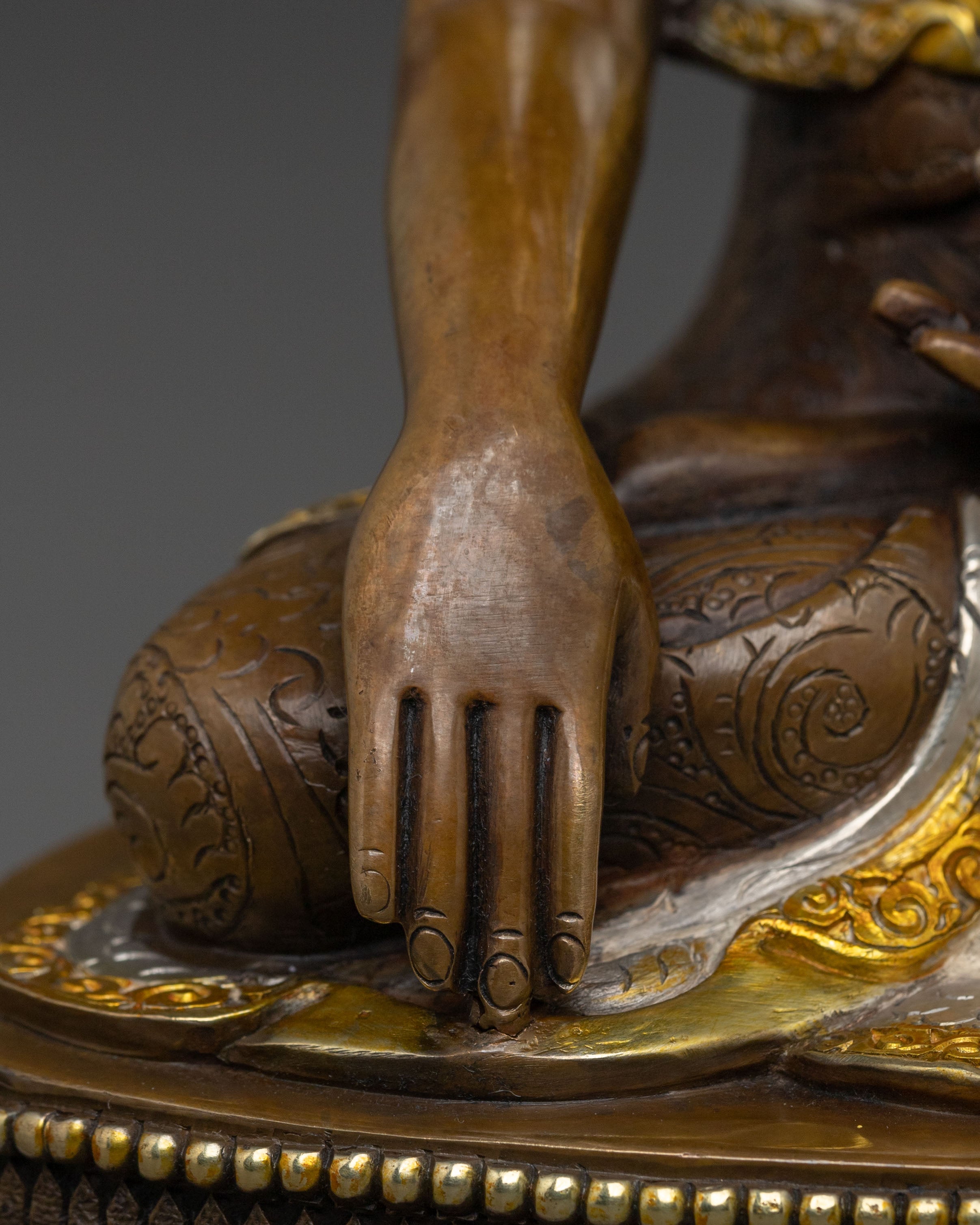 Shakyamuni Buddha Statue | Sacred Enlightenment