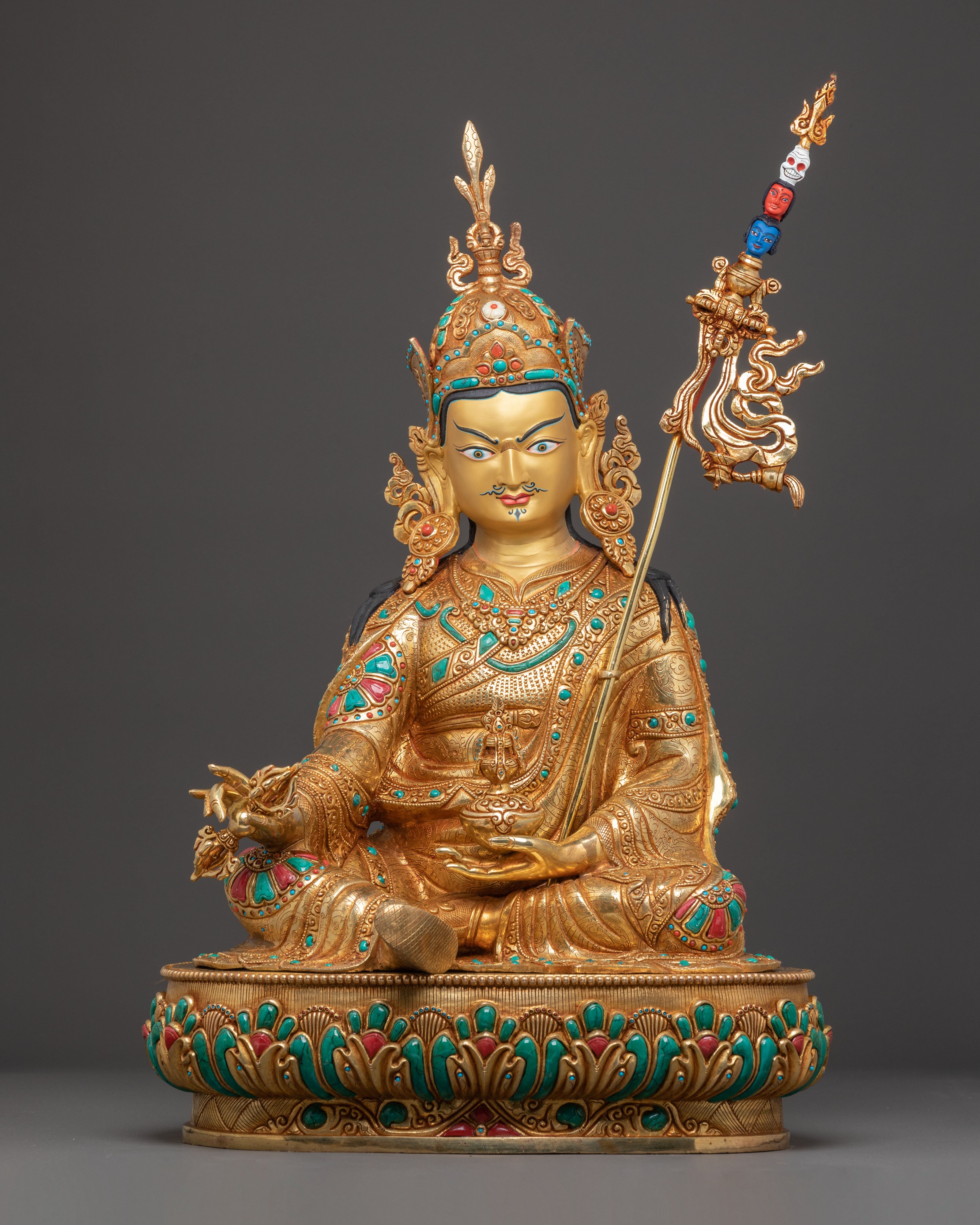 Guru Rinpoche Statue: Revered Vajrayana Master 