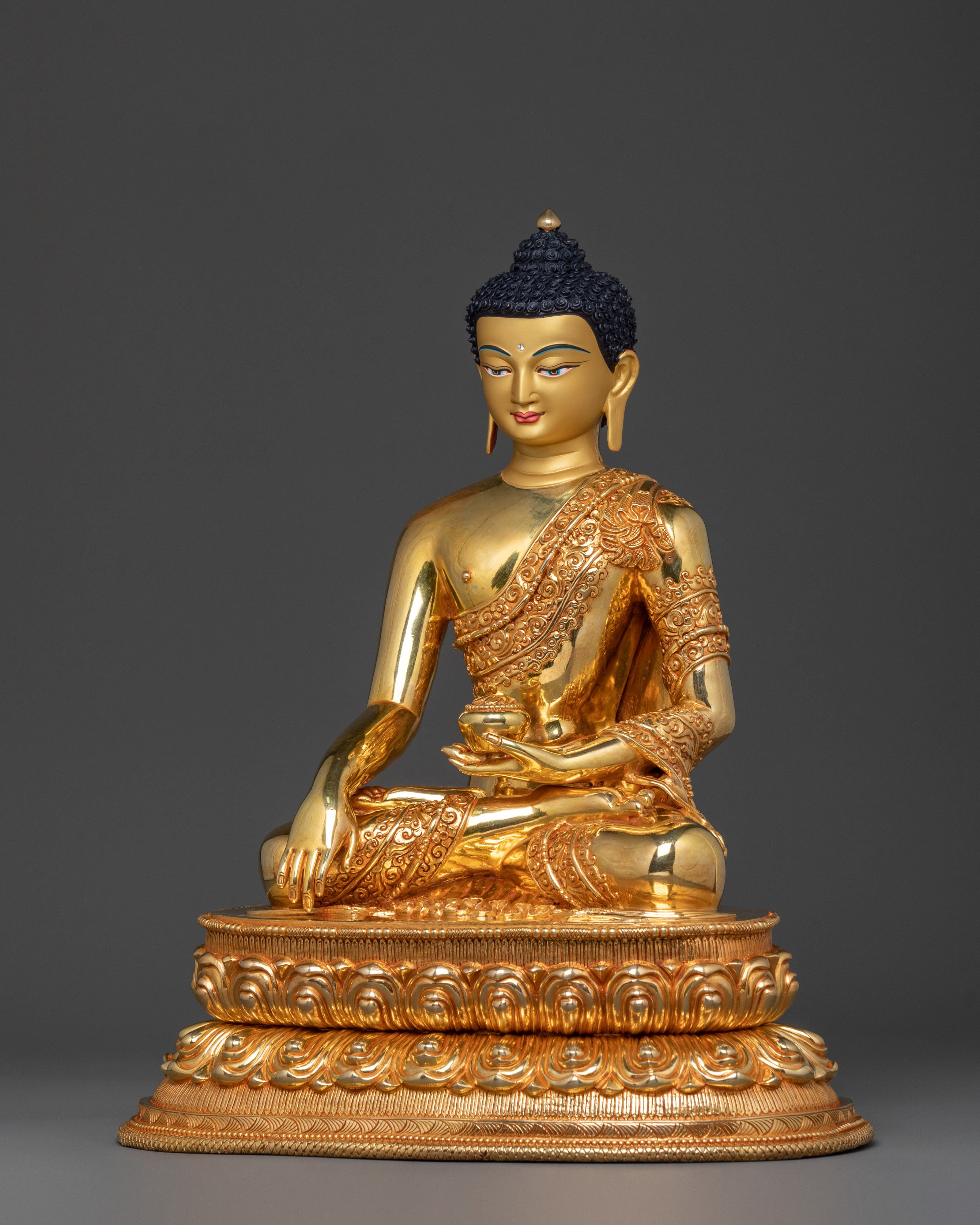 Majestic Shakyamuni Buddha Golden Statue