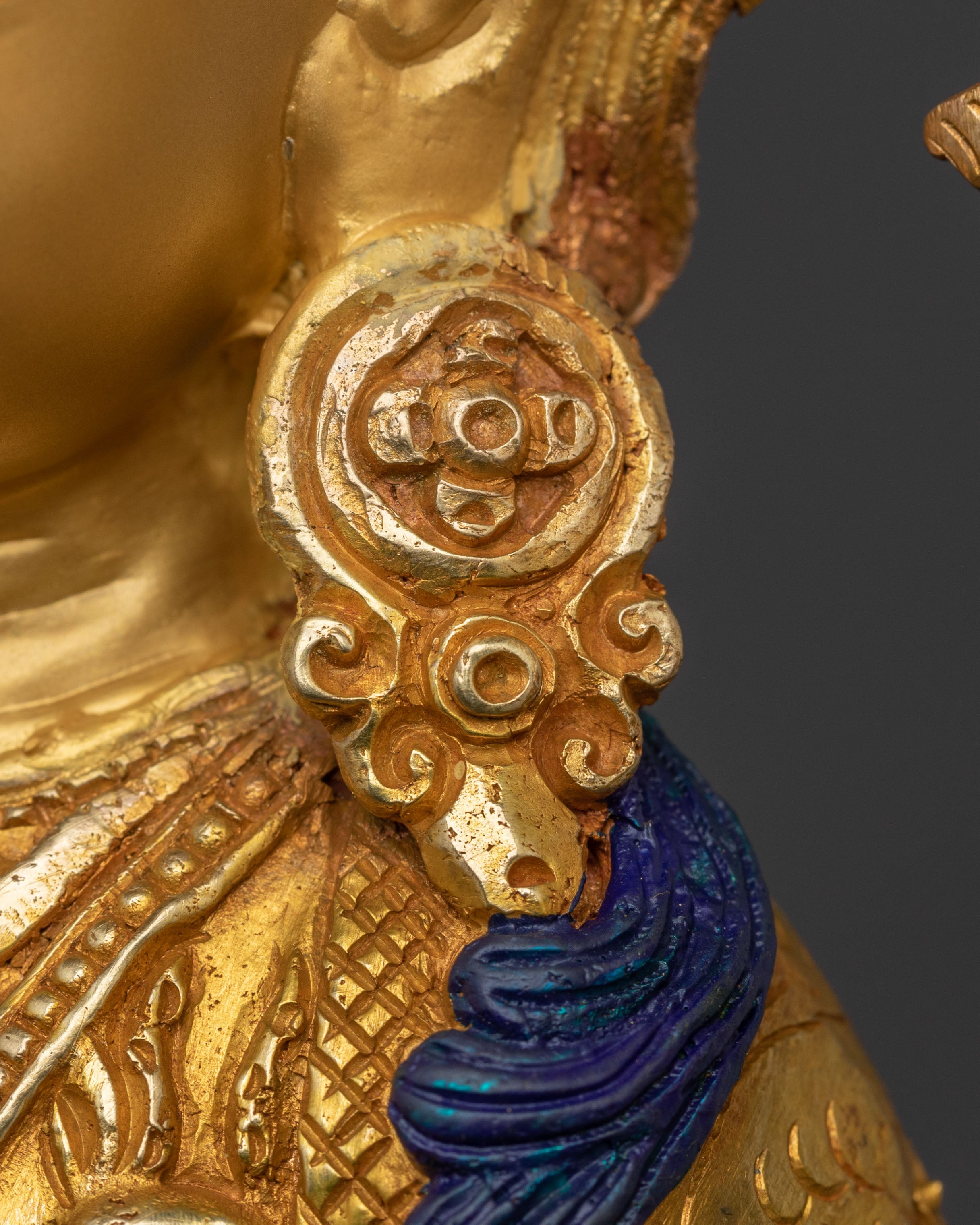 Golden Standing Chenrezig Statue – Handcrafted Serenity