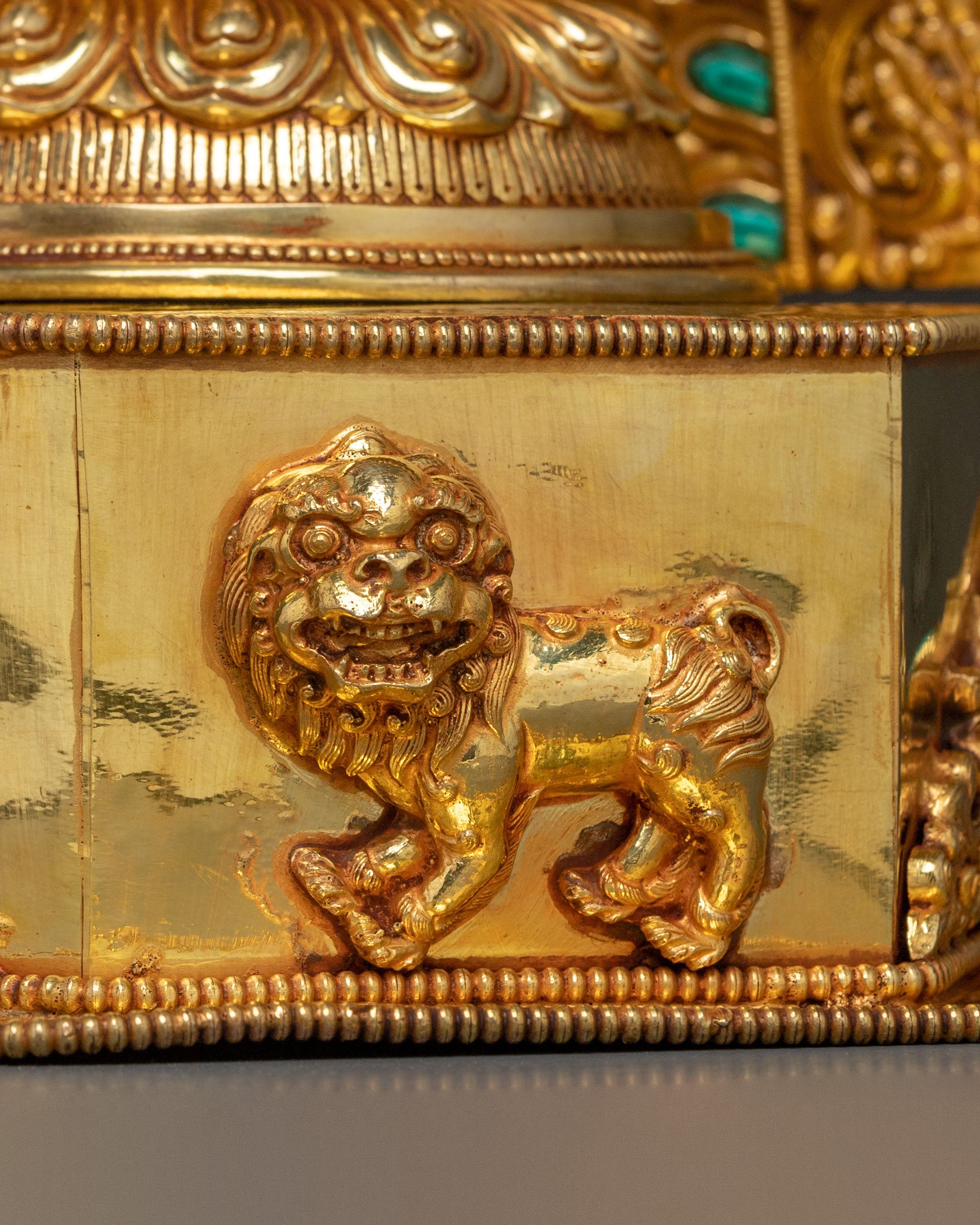 Shakyamuni Buddha Divine Sculpture on Throne