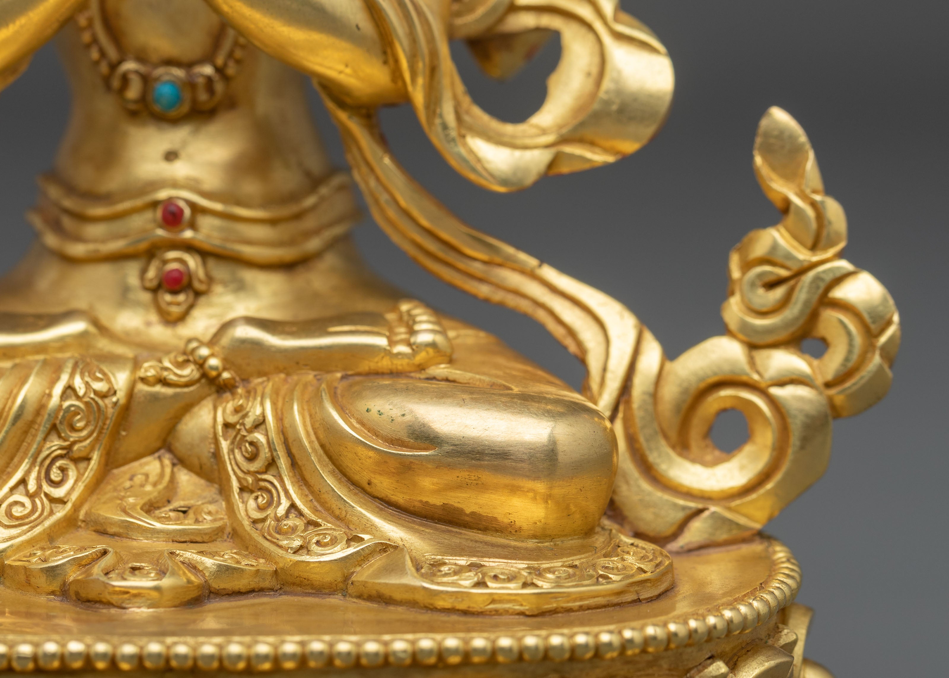 Chenrezig Lord of Compassion Sculpture – 24K Gold Gilded