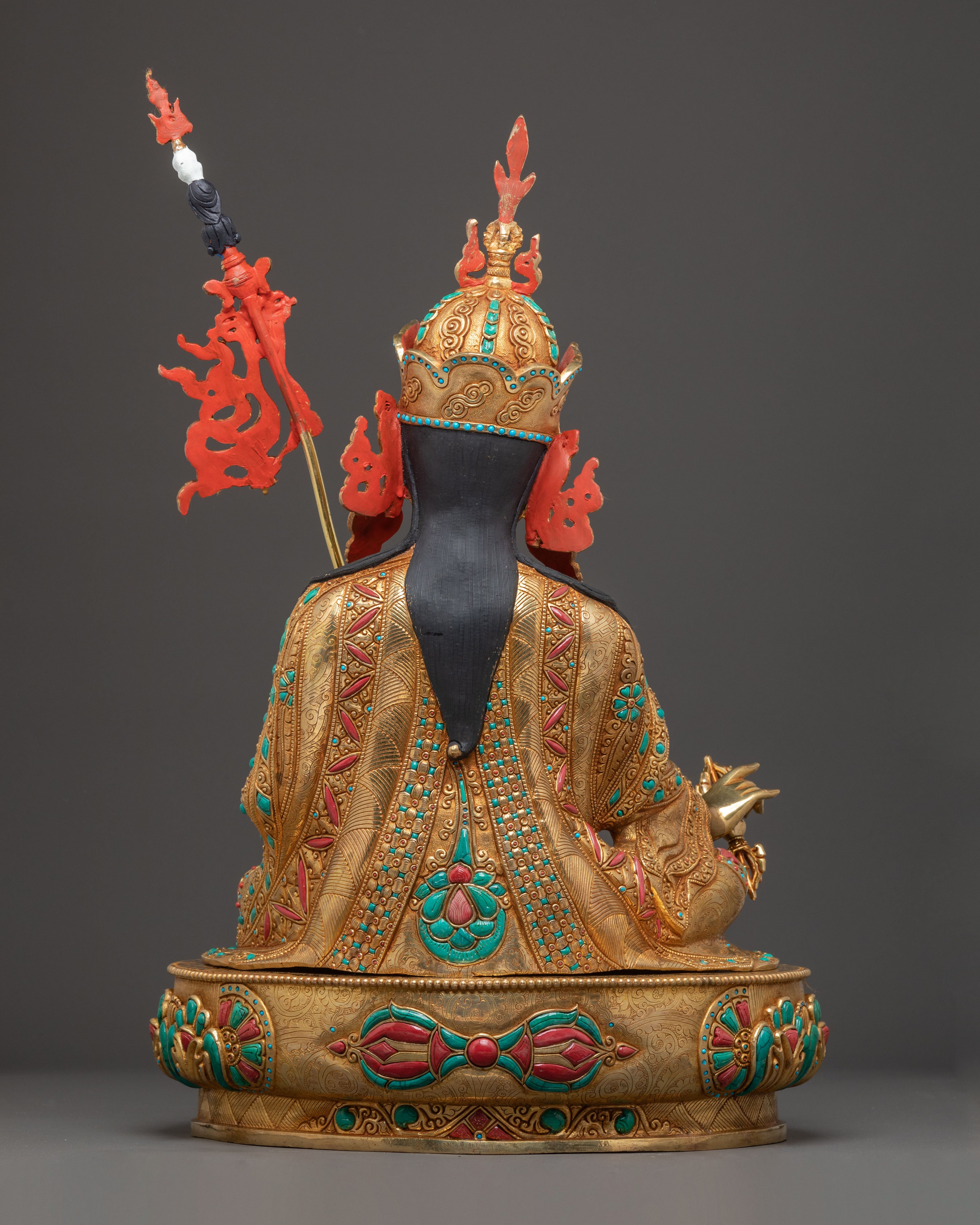 Guru Rinpoche Statue: Revered Vajrayana Master