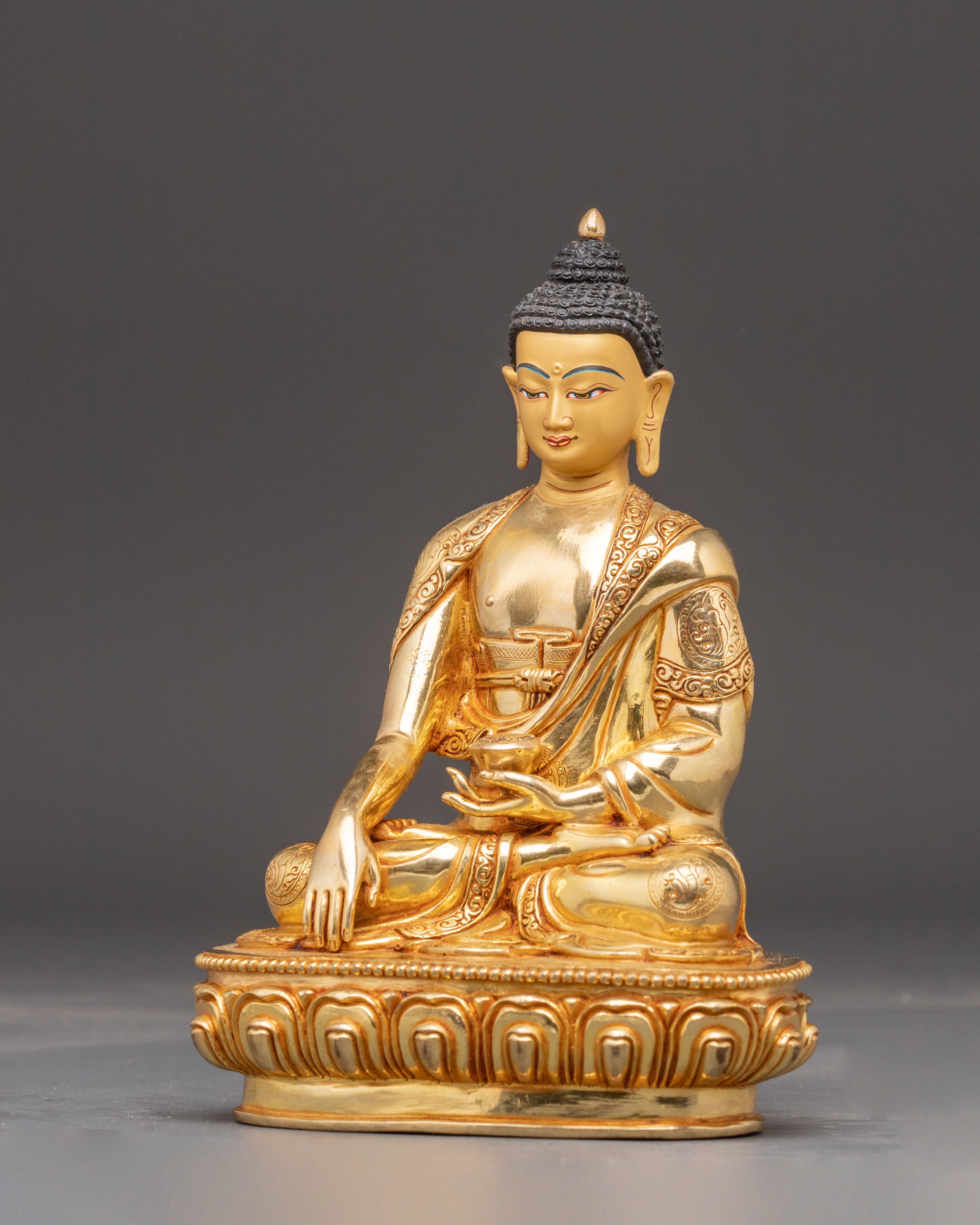 Shakyamuni Buddha Golden Statue: Founder of Buddhism