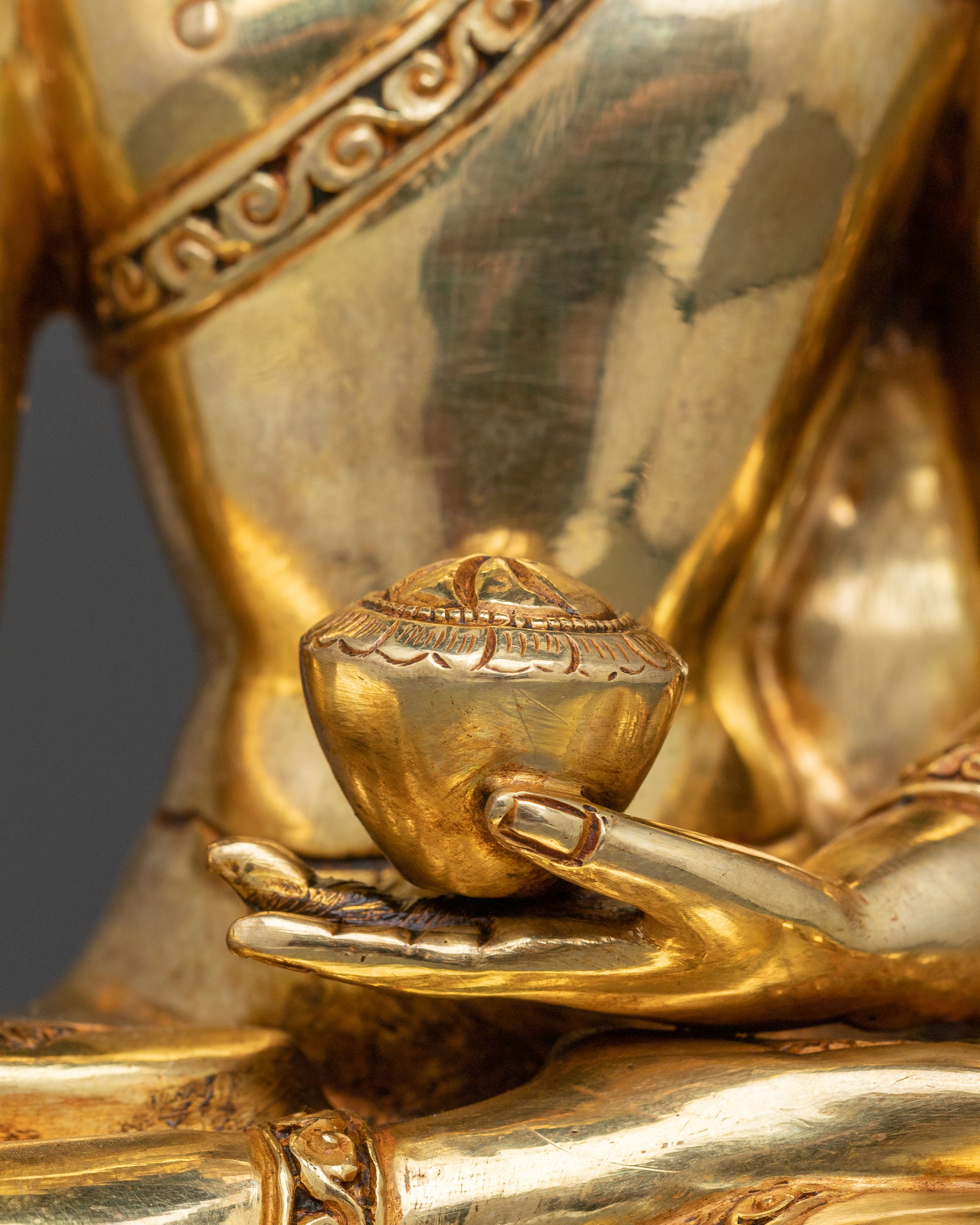 Golden Shakyamuni Buddha Statue: Traditional Figure