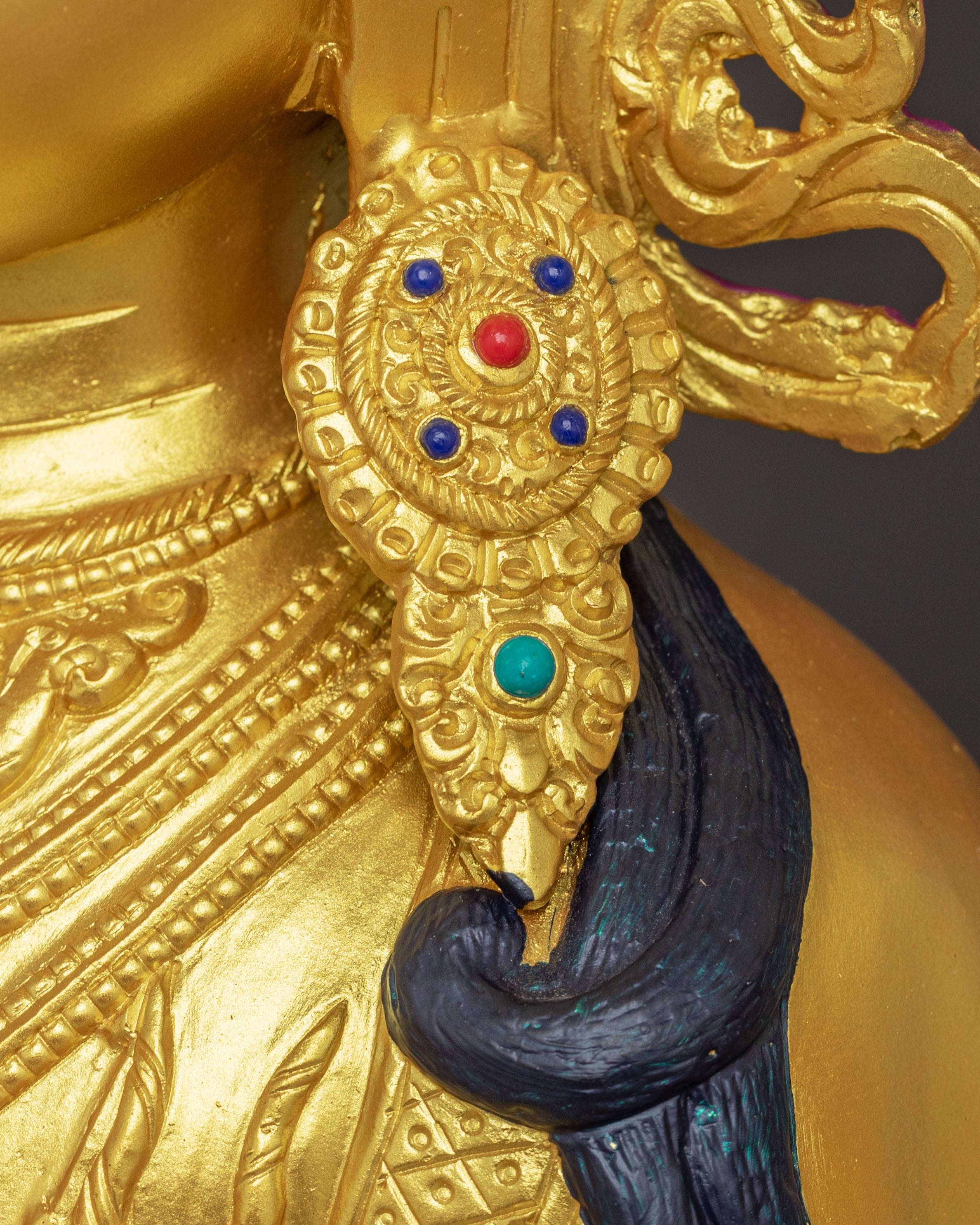 Chenrezig Golden Statue | Meditational Home Decor