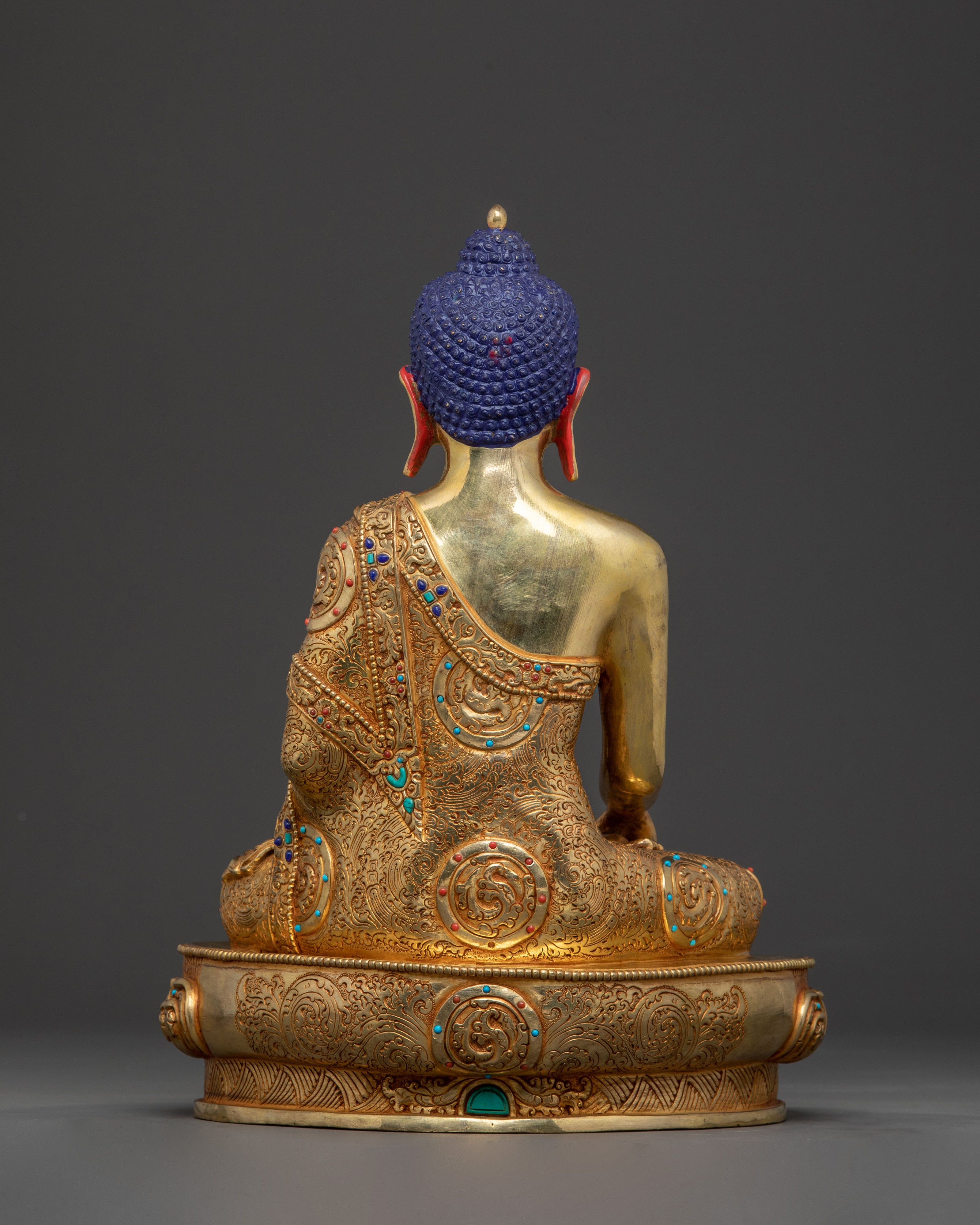 Shakyamuni Buddha Peace Statue: Gilded Serenity