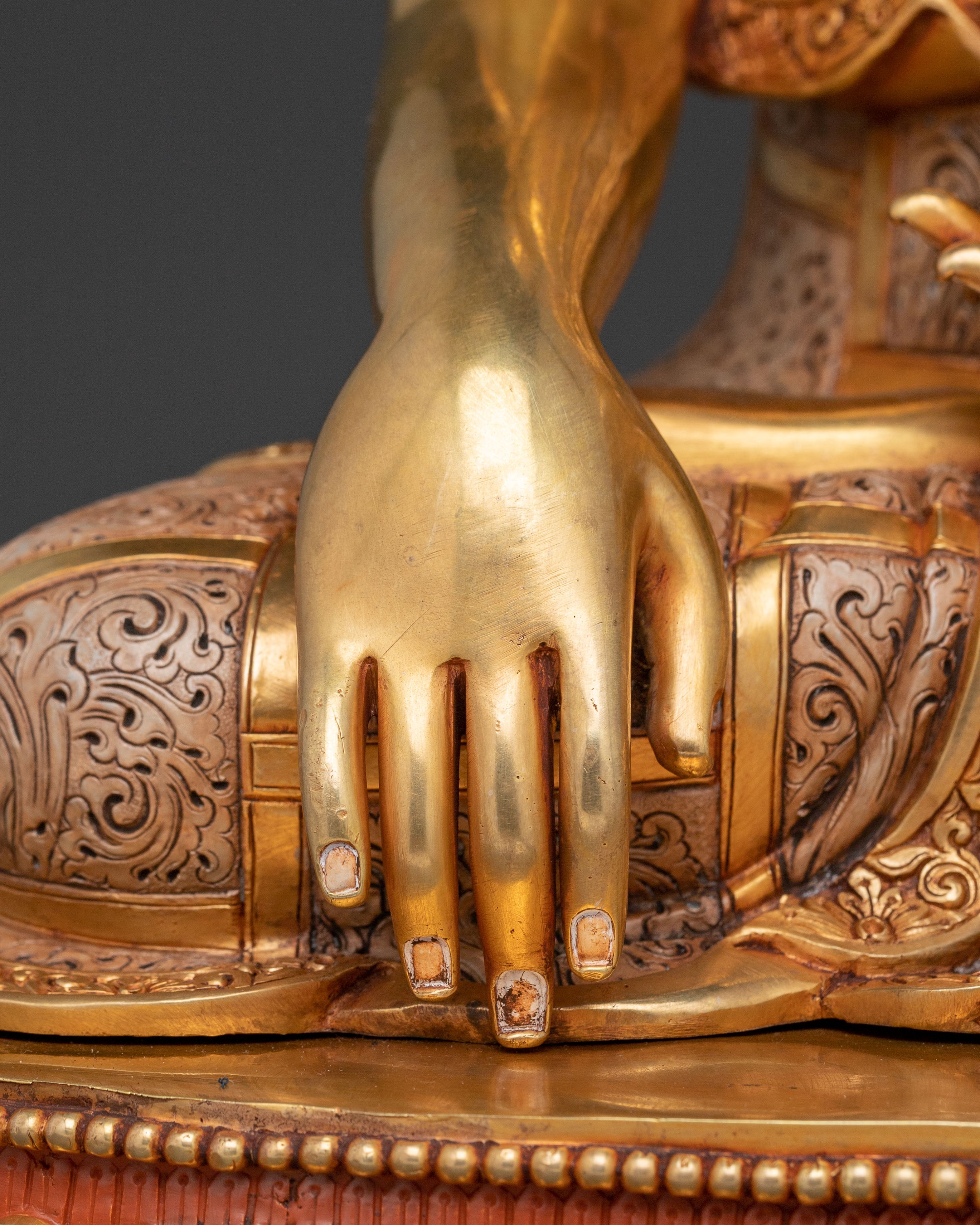 Shakyamuni Buddha Statue: Embodiment of Wisdom