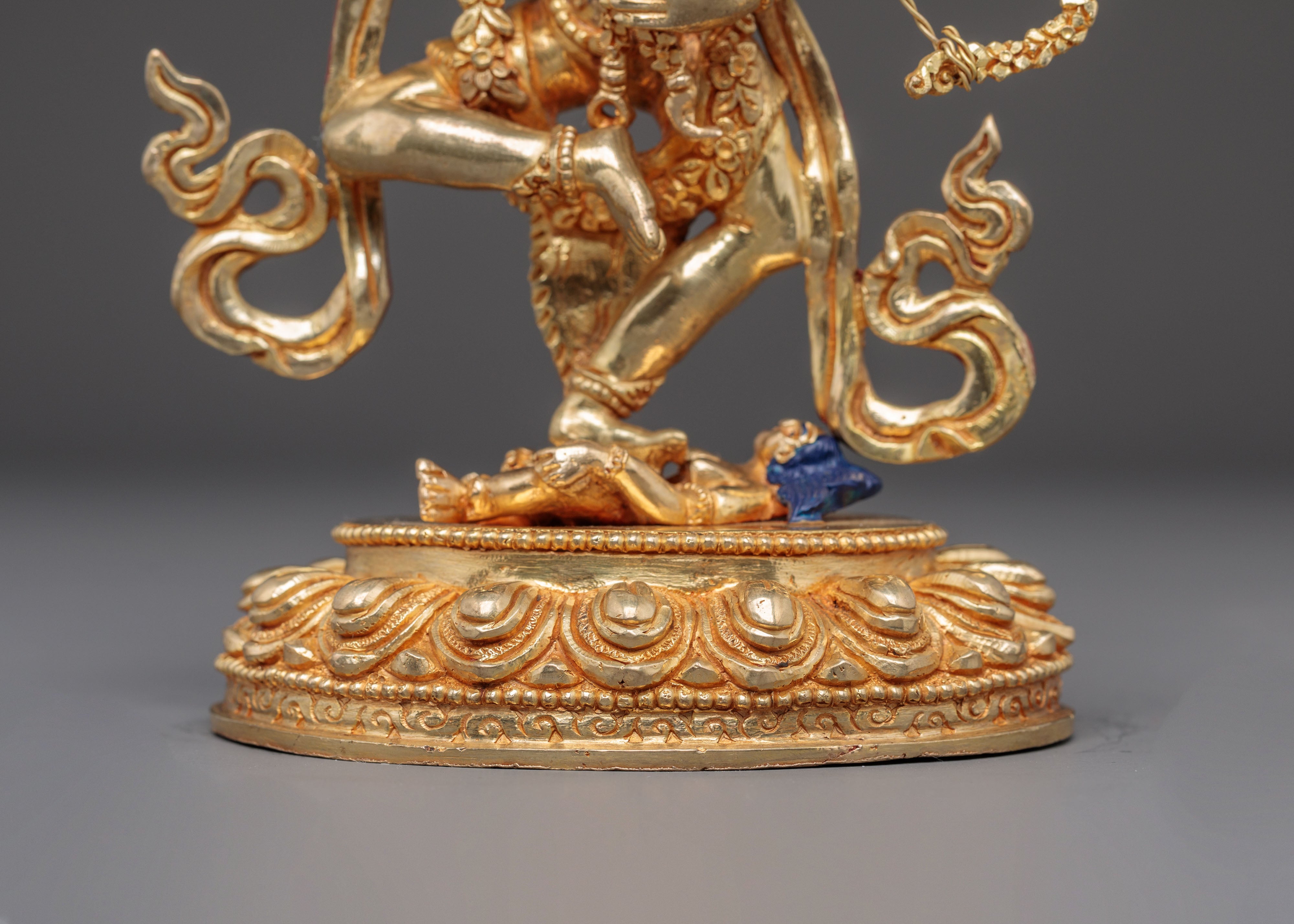 Golden Statue of Dakini Kurukulla | Tantric Goddess of Love