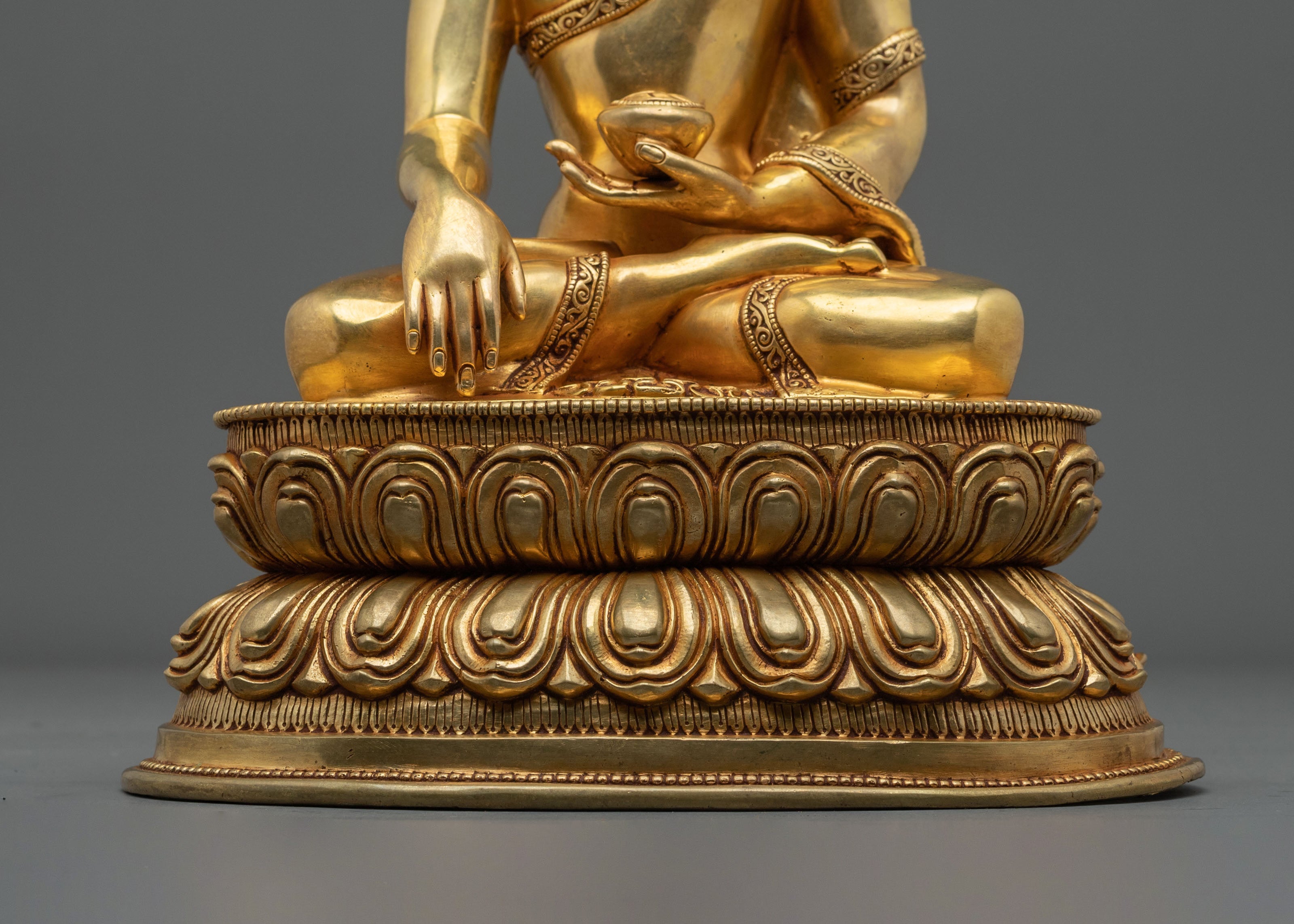 Shakyamuni Buddha Copper Statue | 24k Gold Gilded Figurine