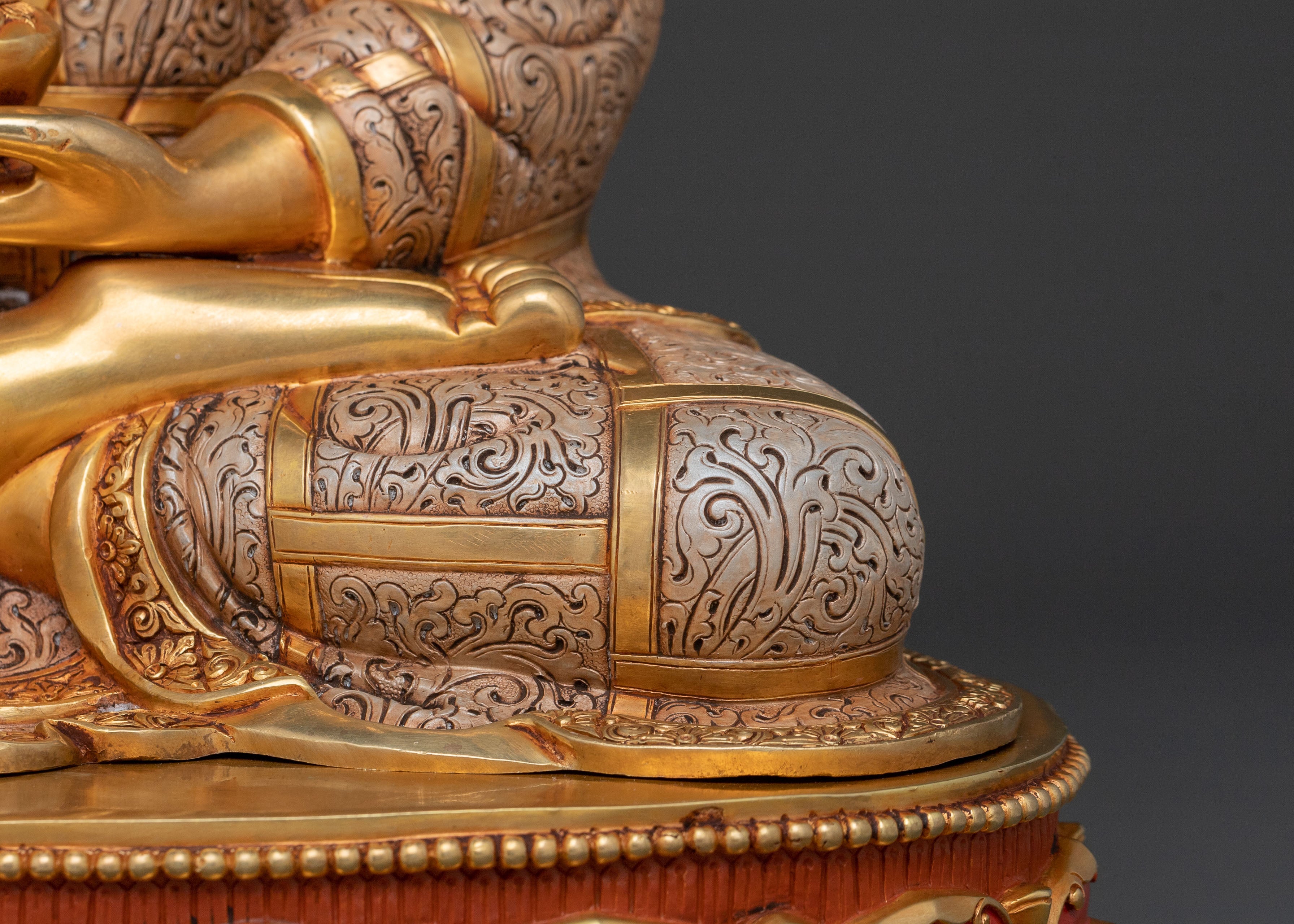 Shakyamuni Buddha Statue: Embodiment of Wisdom