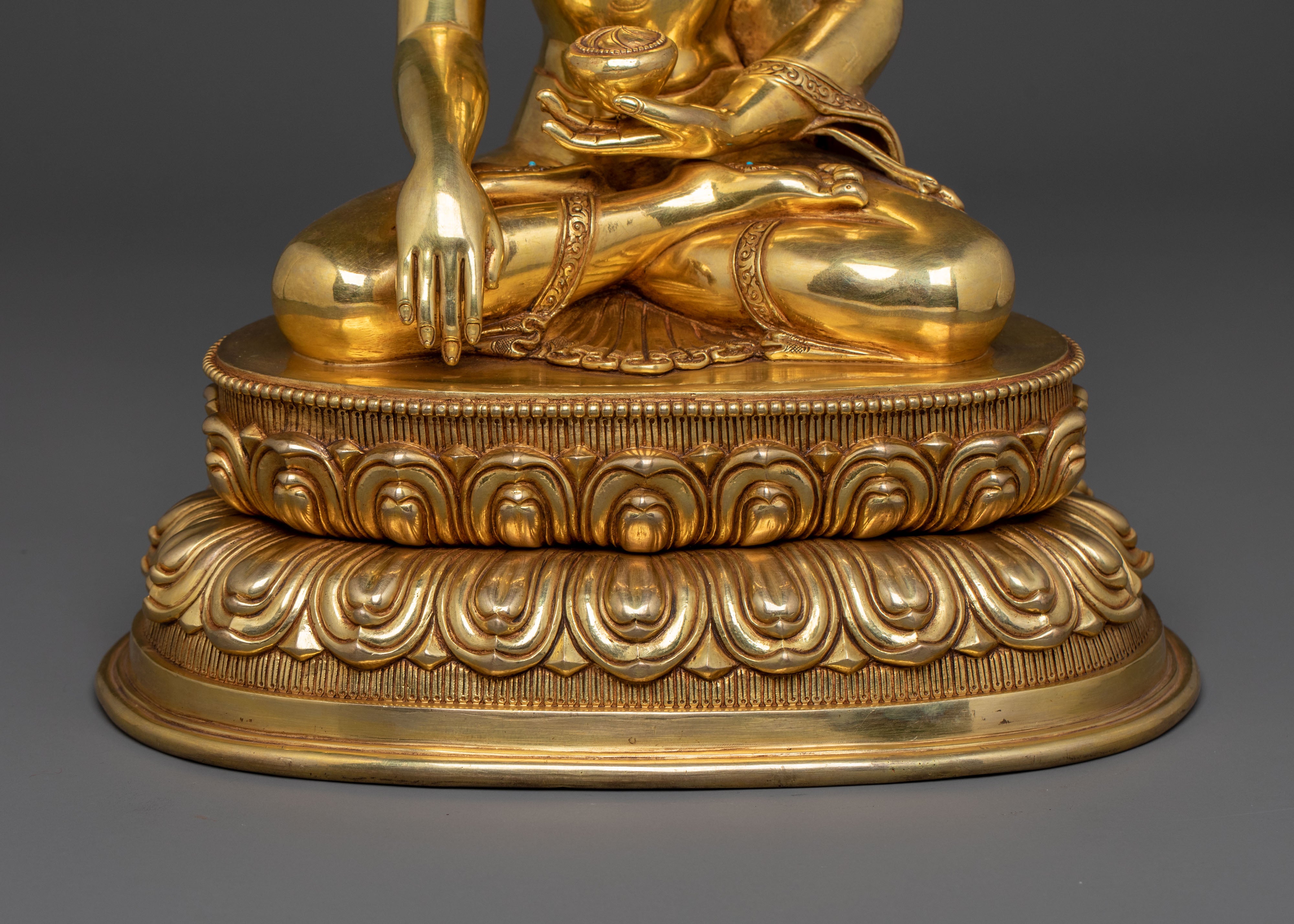 Shakyamuni Buddha Statue Peaceful Awakening