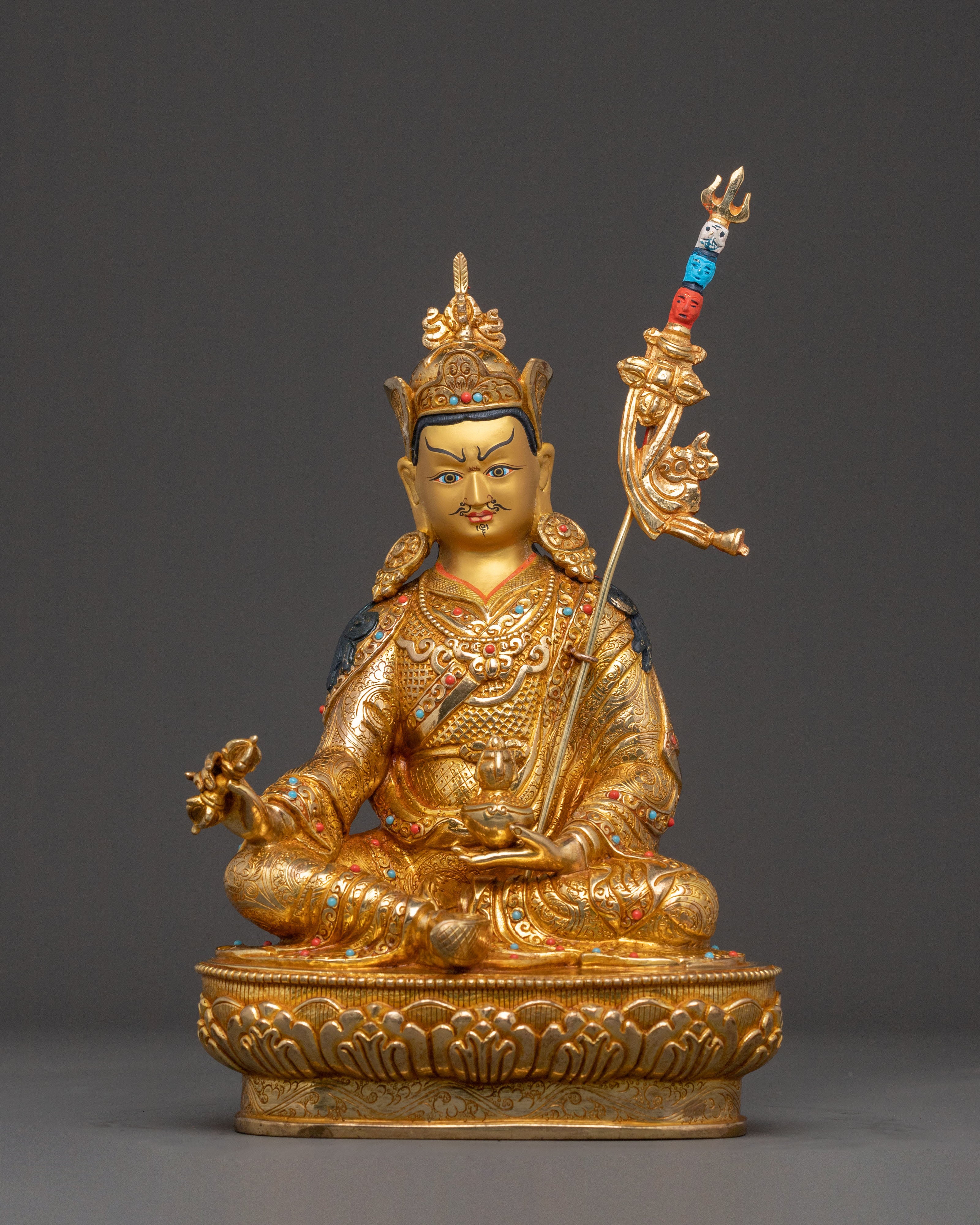 Golden Padmasambhava Decor Statue: Exquisite Gilded Copper