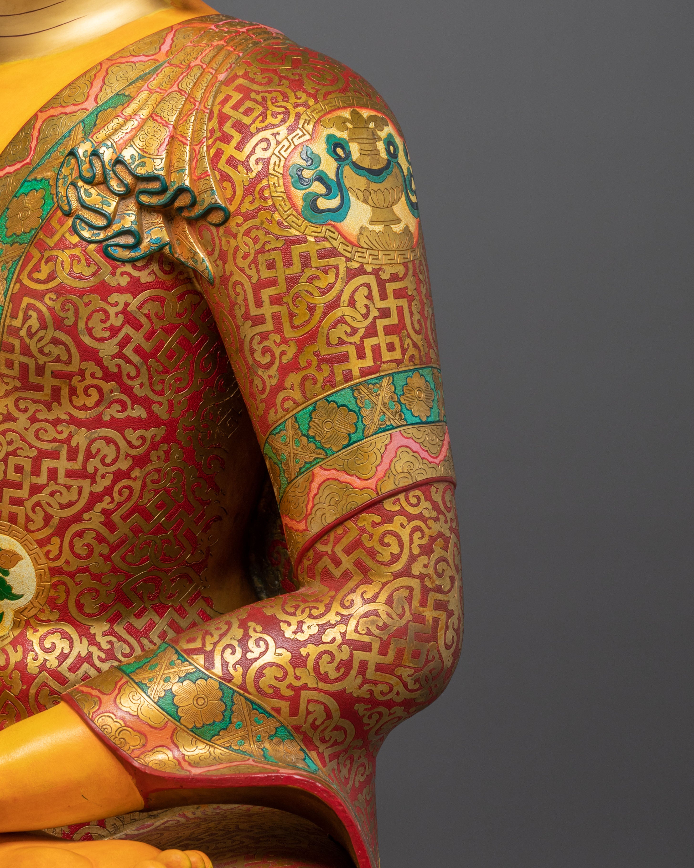 Hand-Carved Shakyamuni Buddha Statue | Exquisite Gilded Artistry