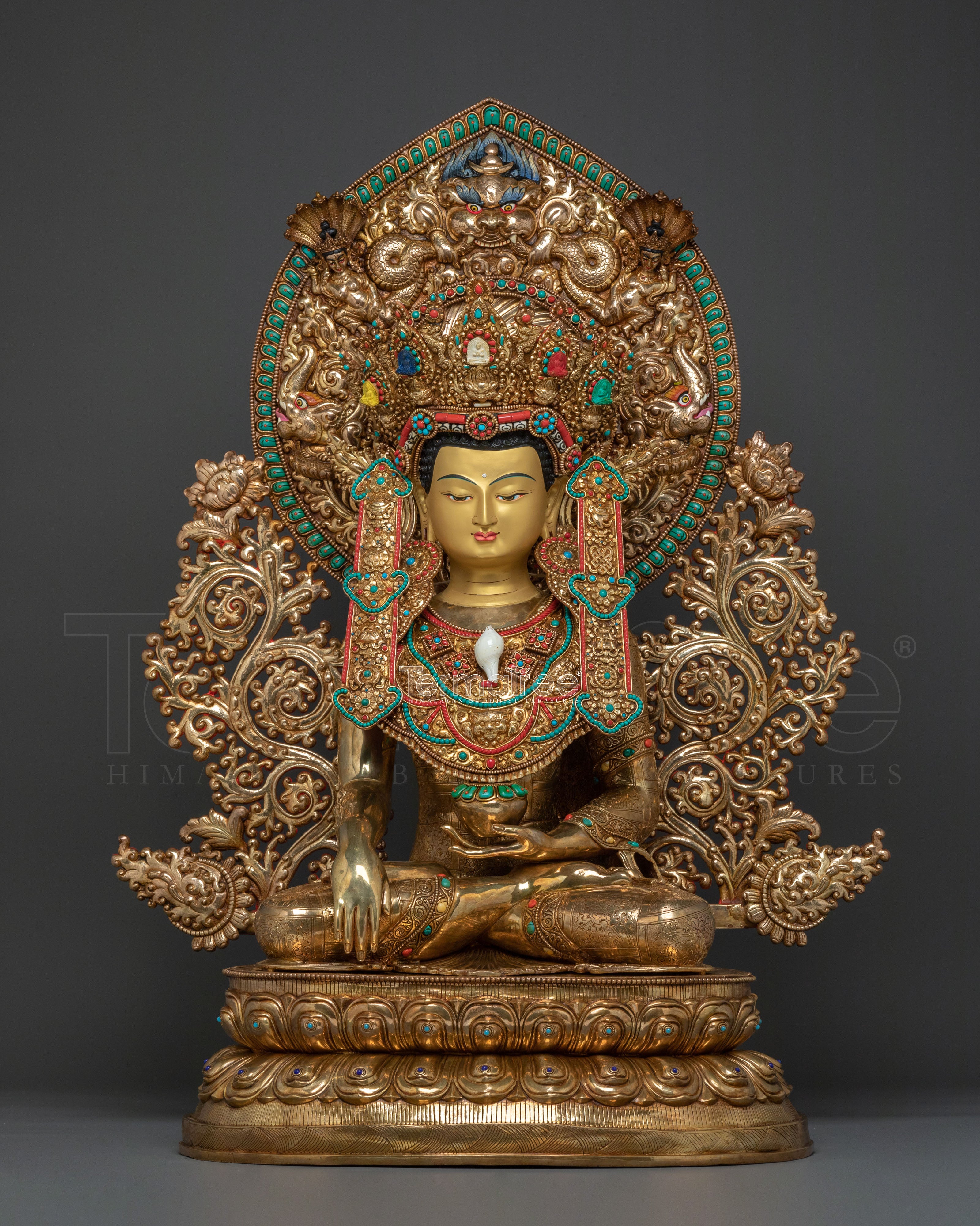 Crowned Buddha of Enlightenment Statue: Sacred Symbol of Wisdom and Awakening