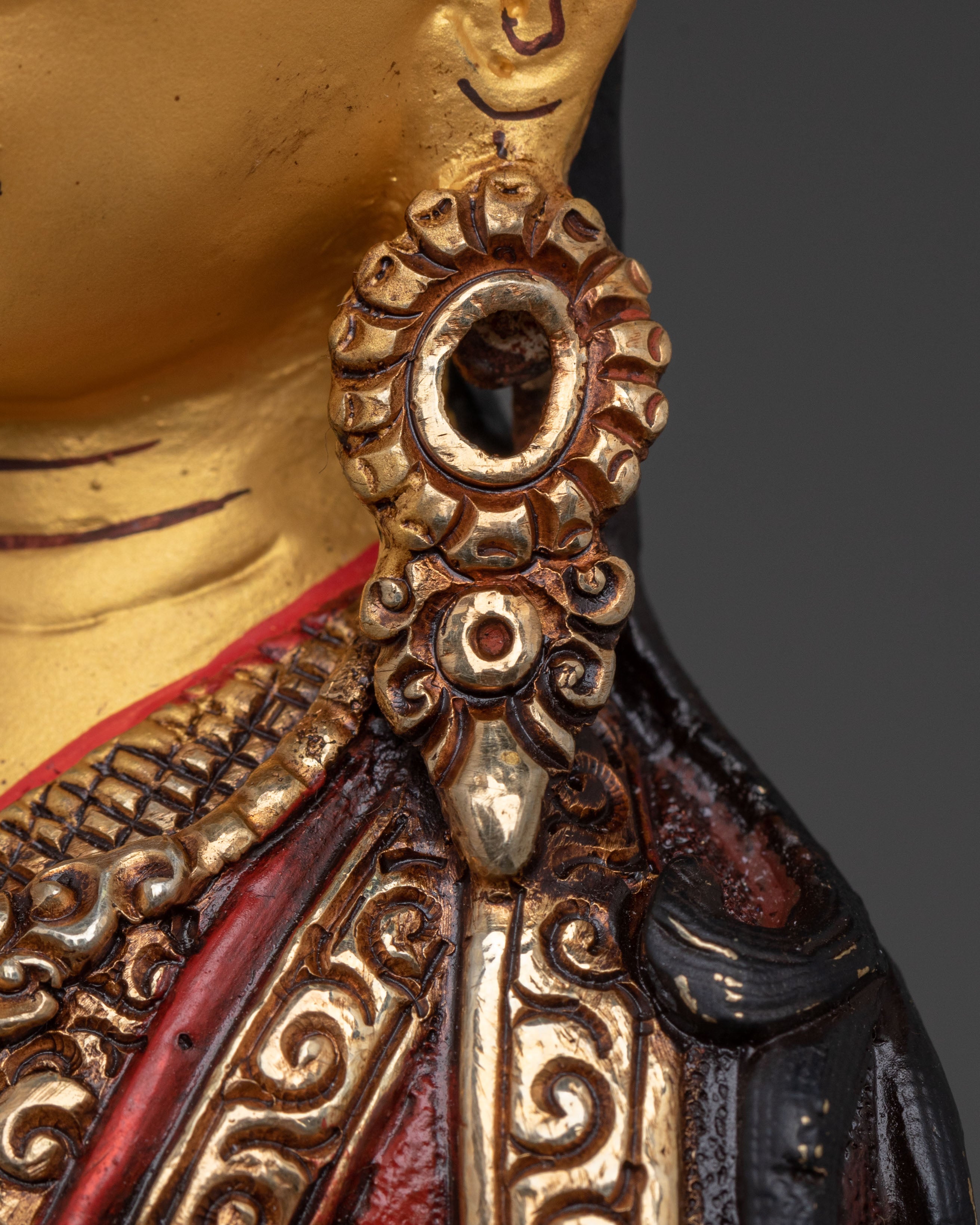 Guru Rinpoche Golden Statue | Enlightened Presence
