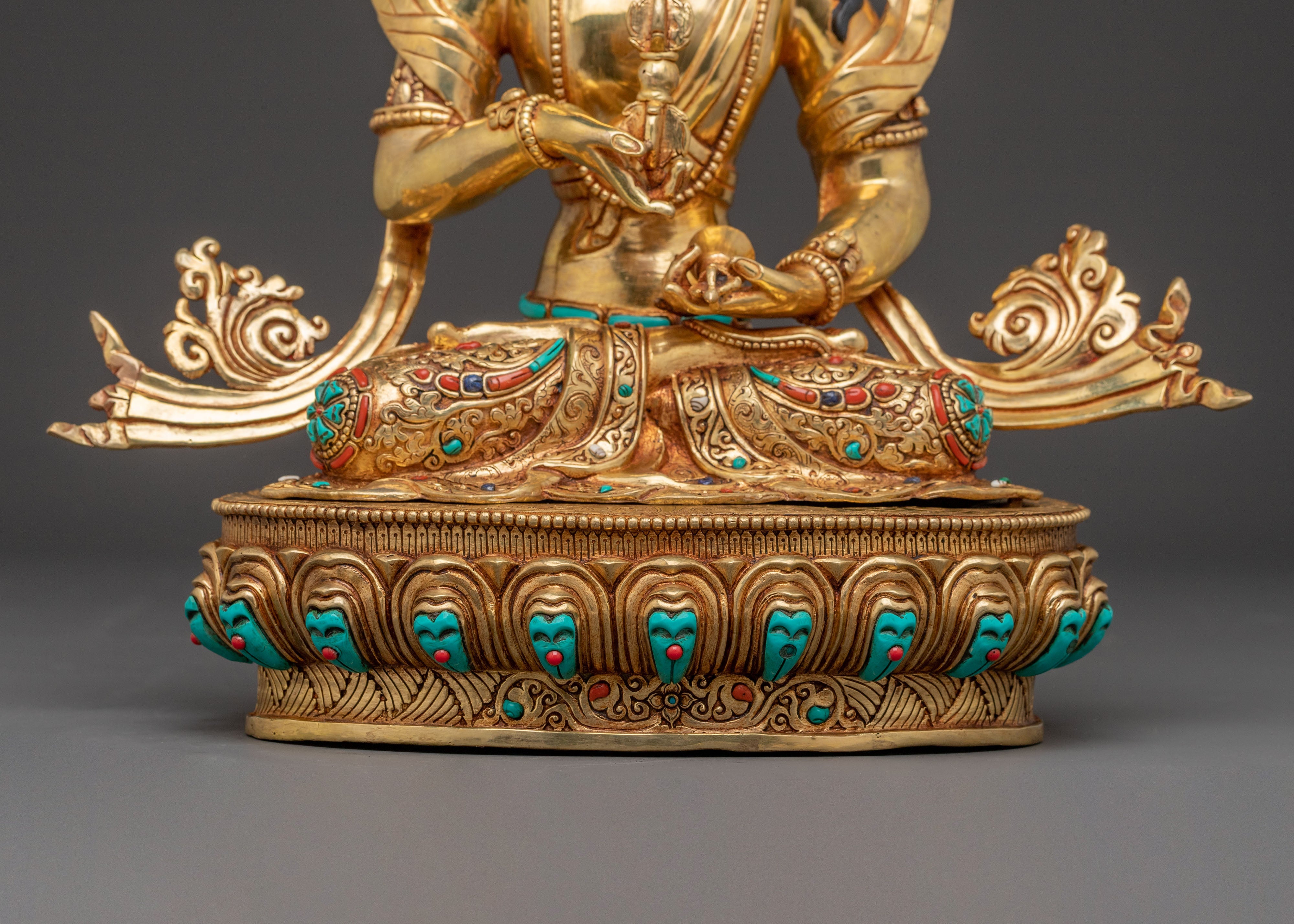 Vajrasattva Buddhist Blessing Statue – Radiant 24K Gold Masterpiece
