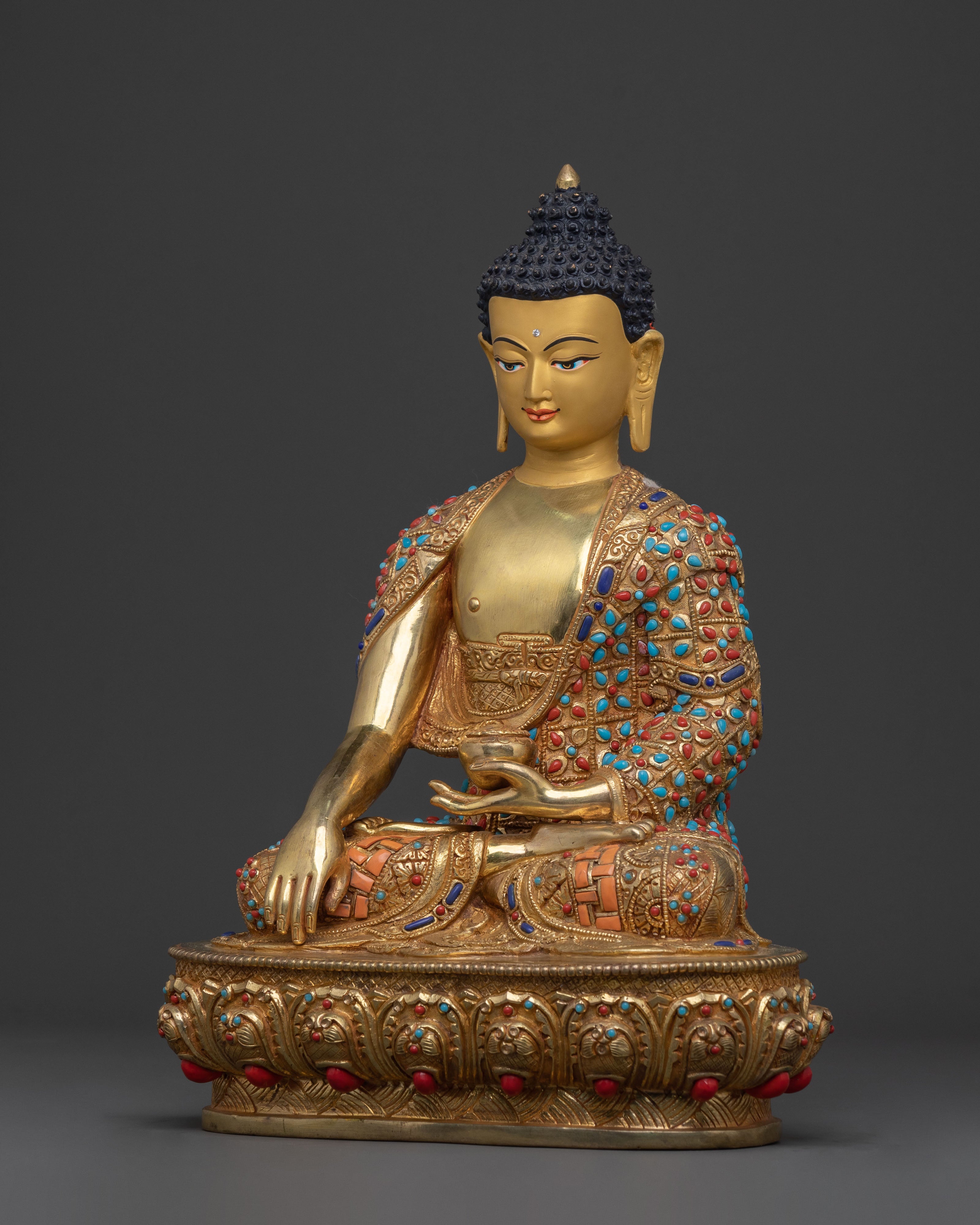 Shakyamuni Buddha Sacred Statue: Buddhist Decor