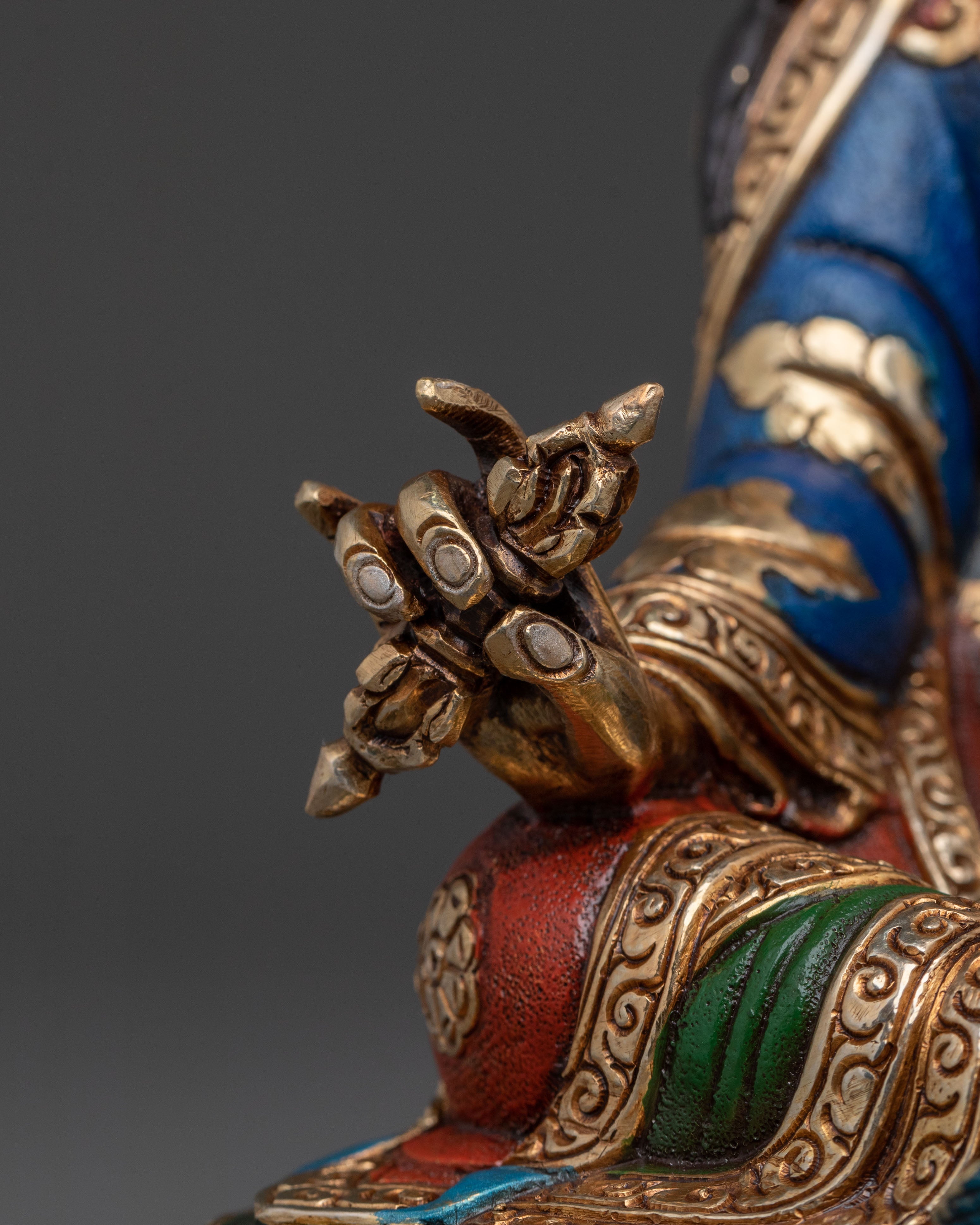 Guru Rinpoche Golden Statue | Enlightened Presence