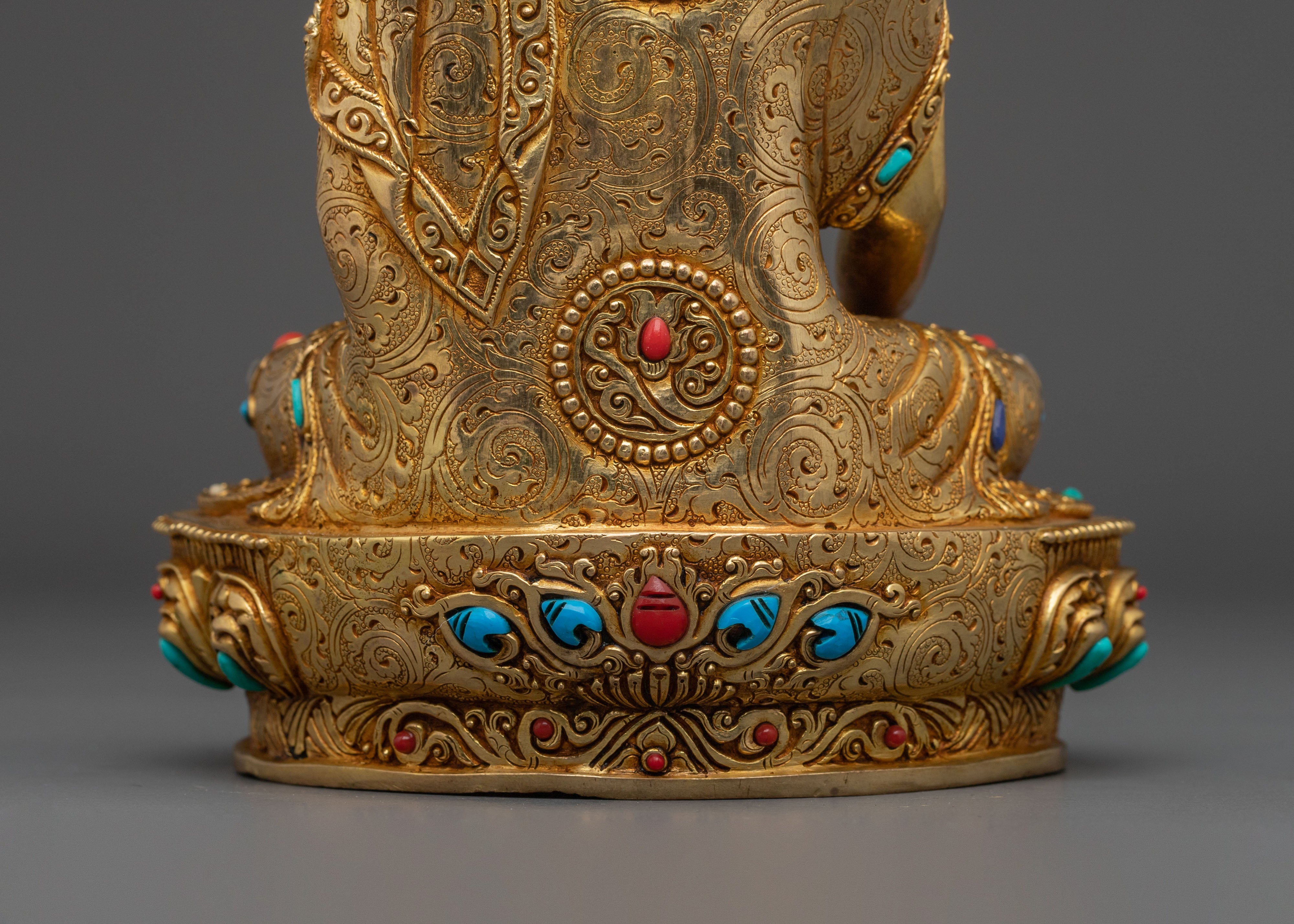 Handcrafted Shakyamuni Buddha Statue for Altar: Symbol of Enlightenment