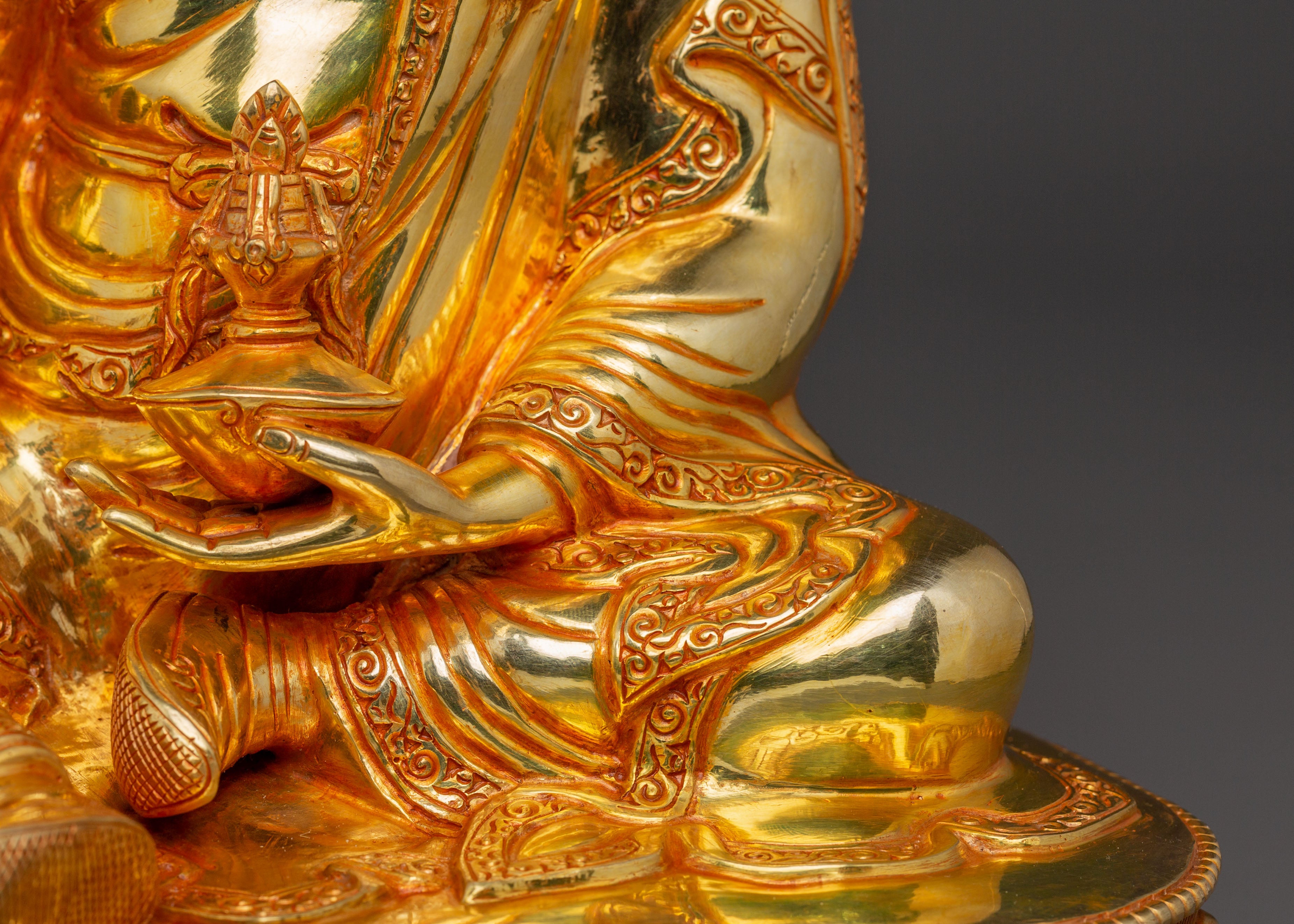 Lotus King Guru Rinpoche Statue – Authentic Nepali Serenity
