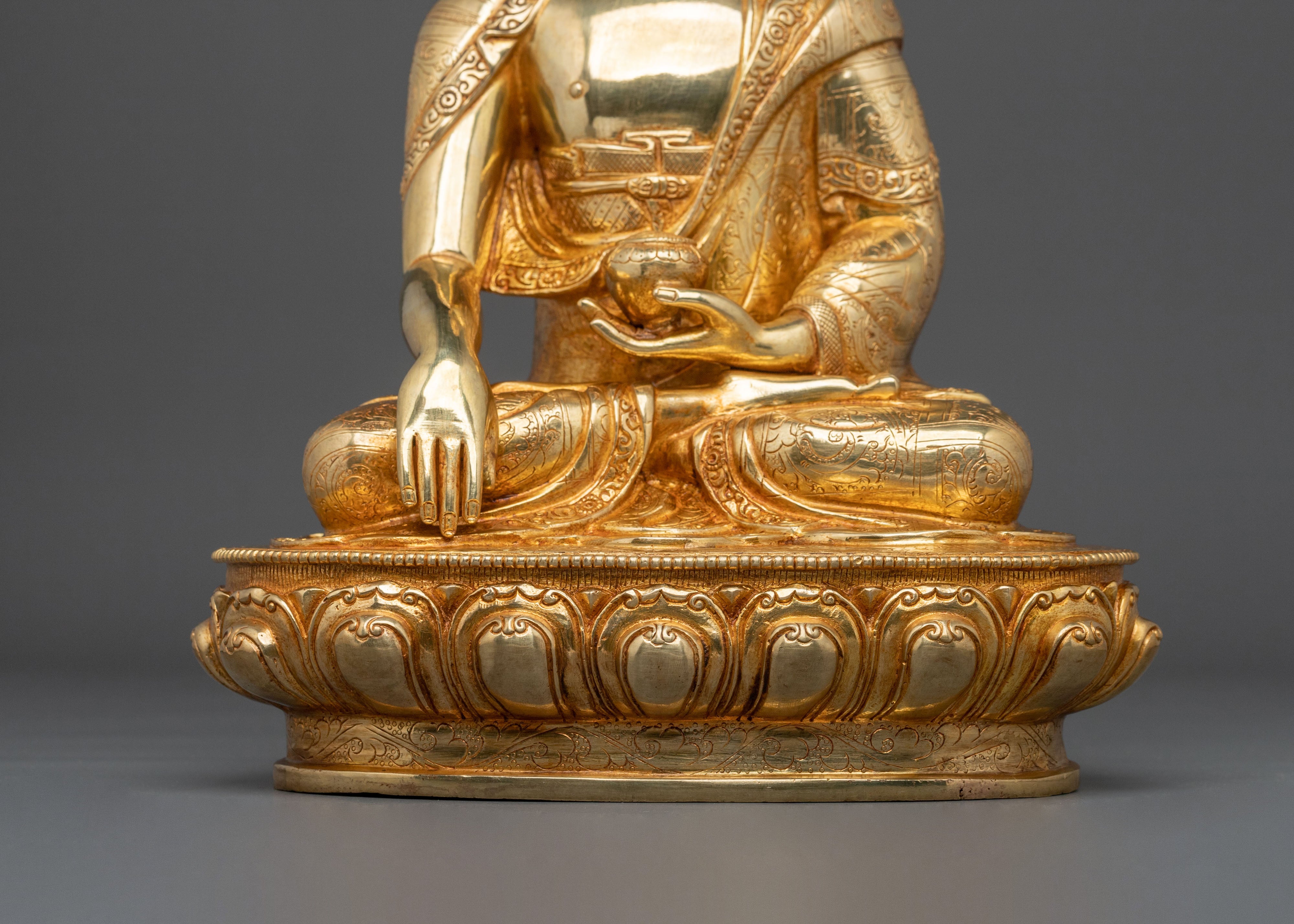 Elegant Statue of Shakyamuni Buddha | Symbol of Enlightenment