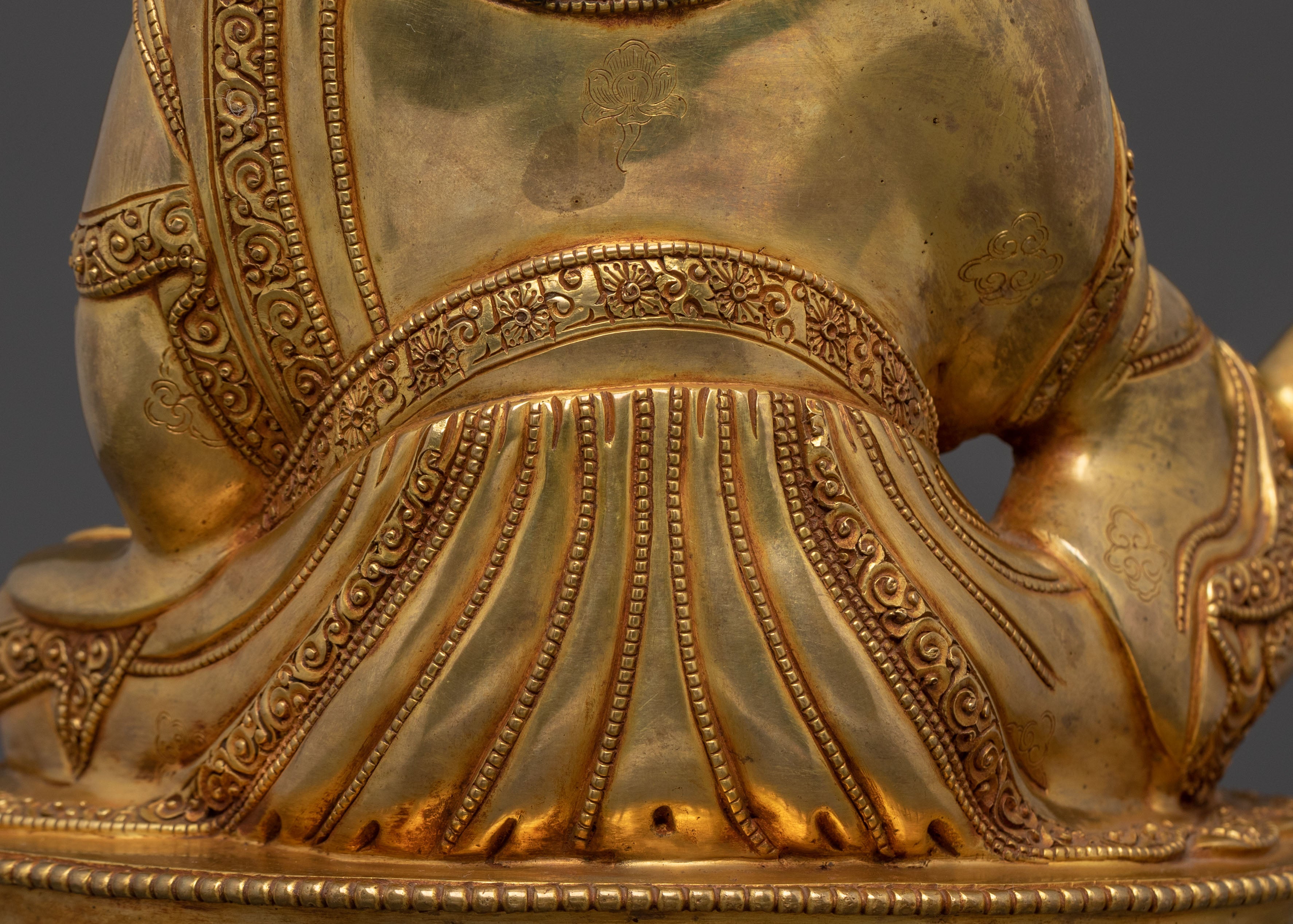 Guru Rinpoche Golden Statue | Precious Teacher