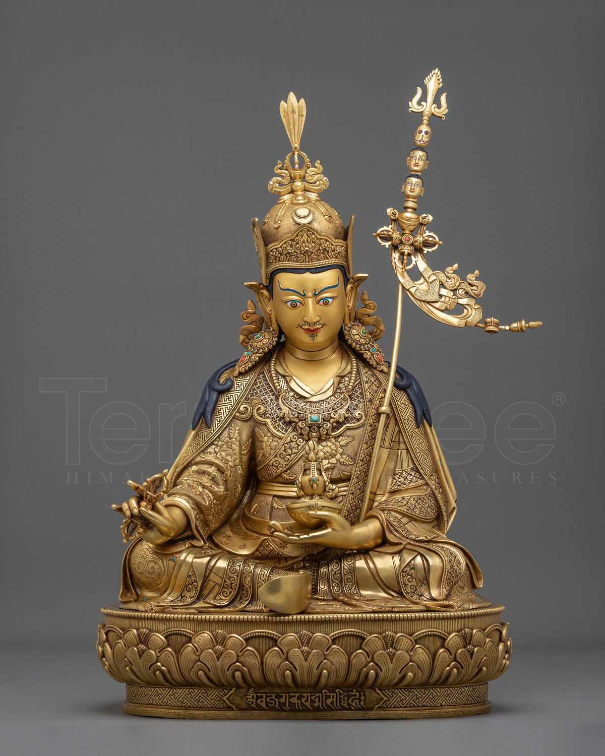 Guru Rinpoche Statue