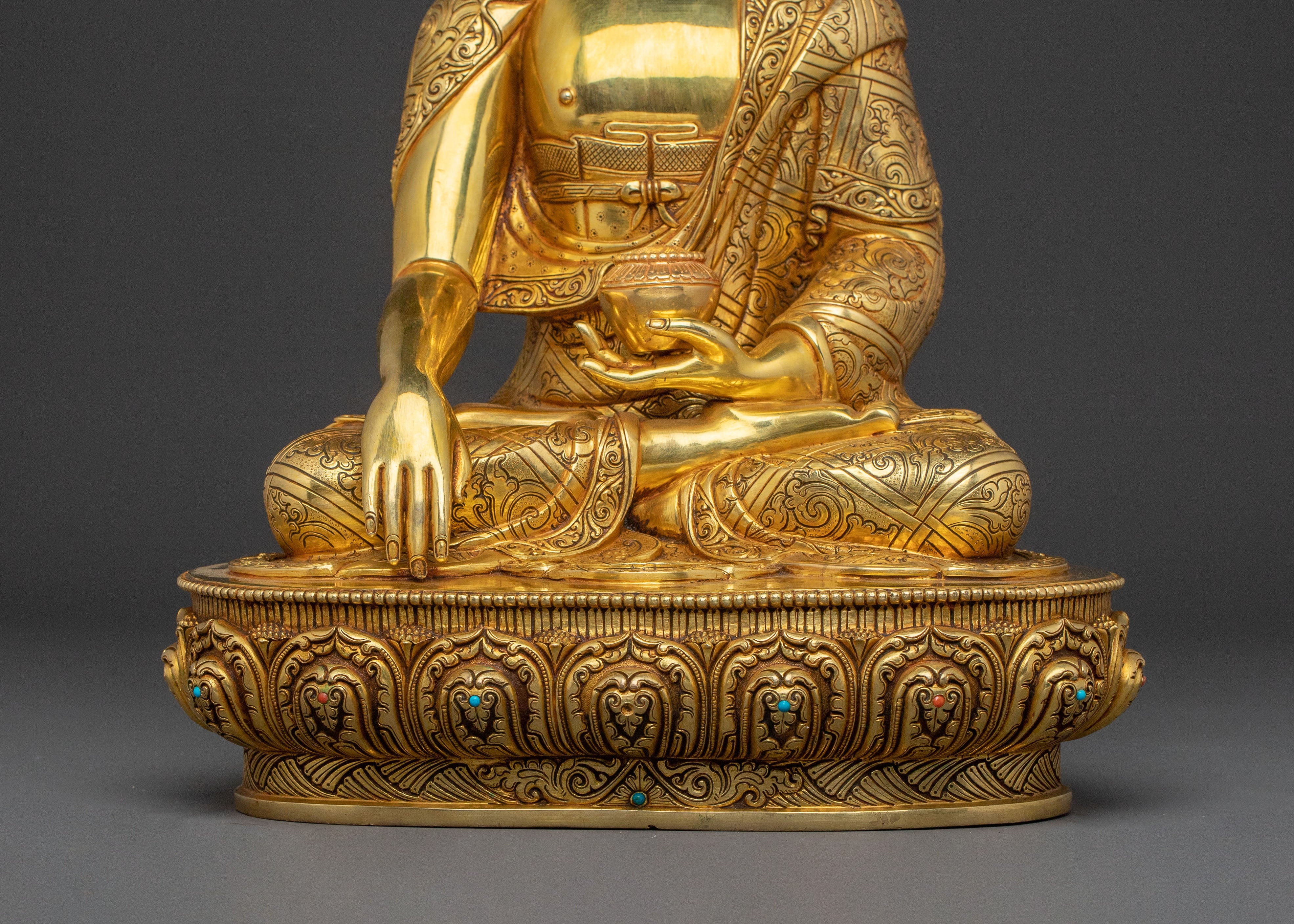 Shakyamuni Buddha Golden Statue | Enlightened One