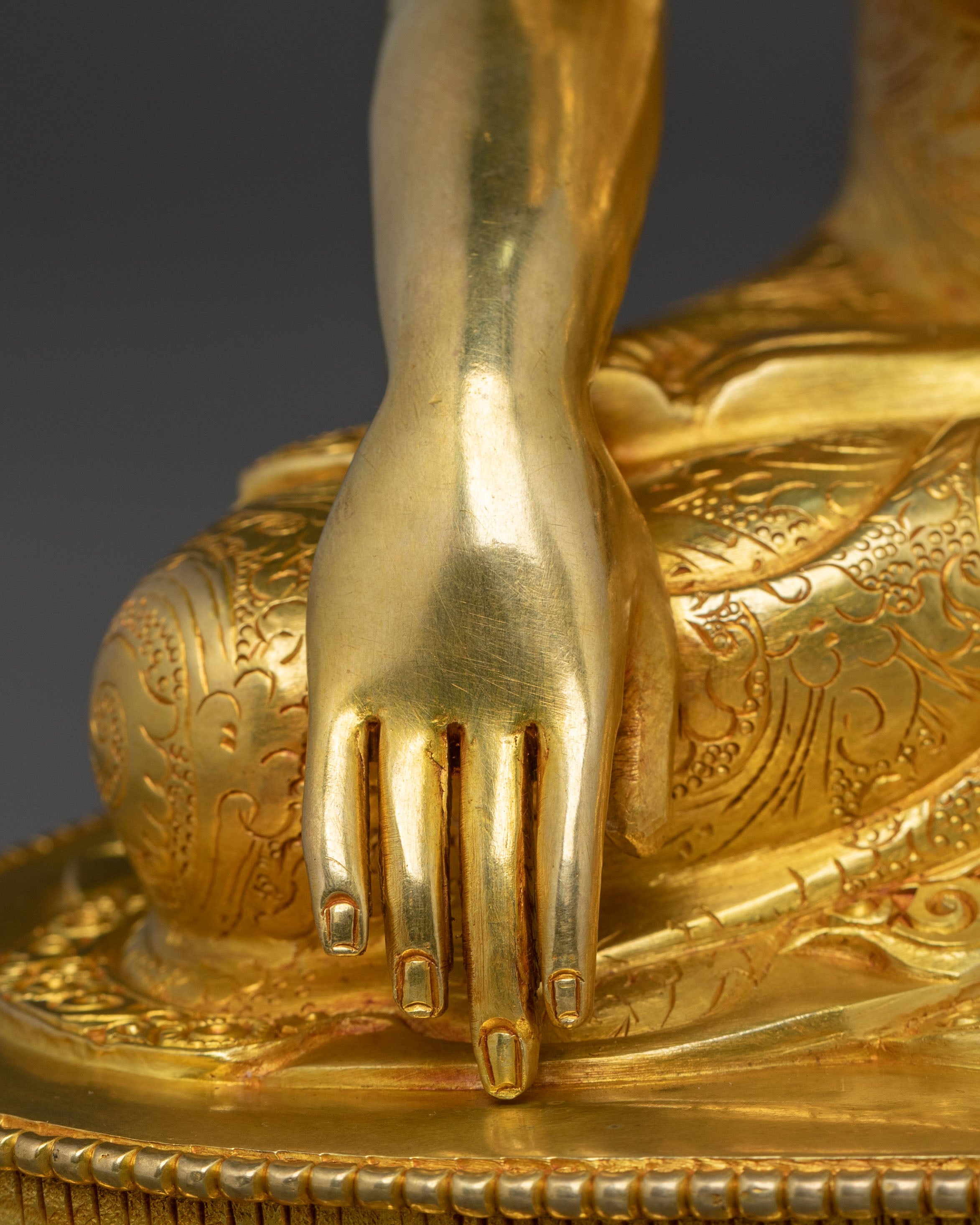 Shakyamuni Buddha Statue | Peaceful Figurine