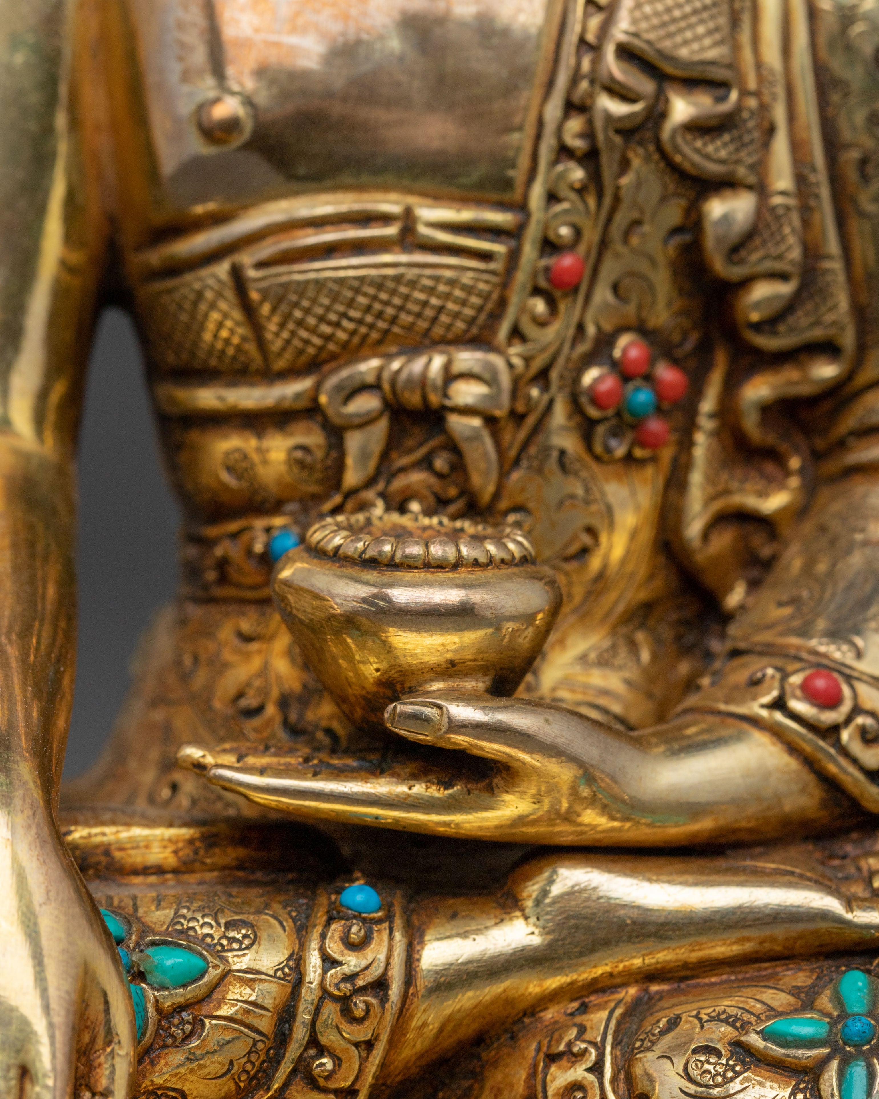 24K Gold Gilded Copper Shakyamuni Buddha Statue: A Premium Masterpiece