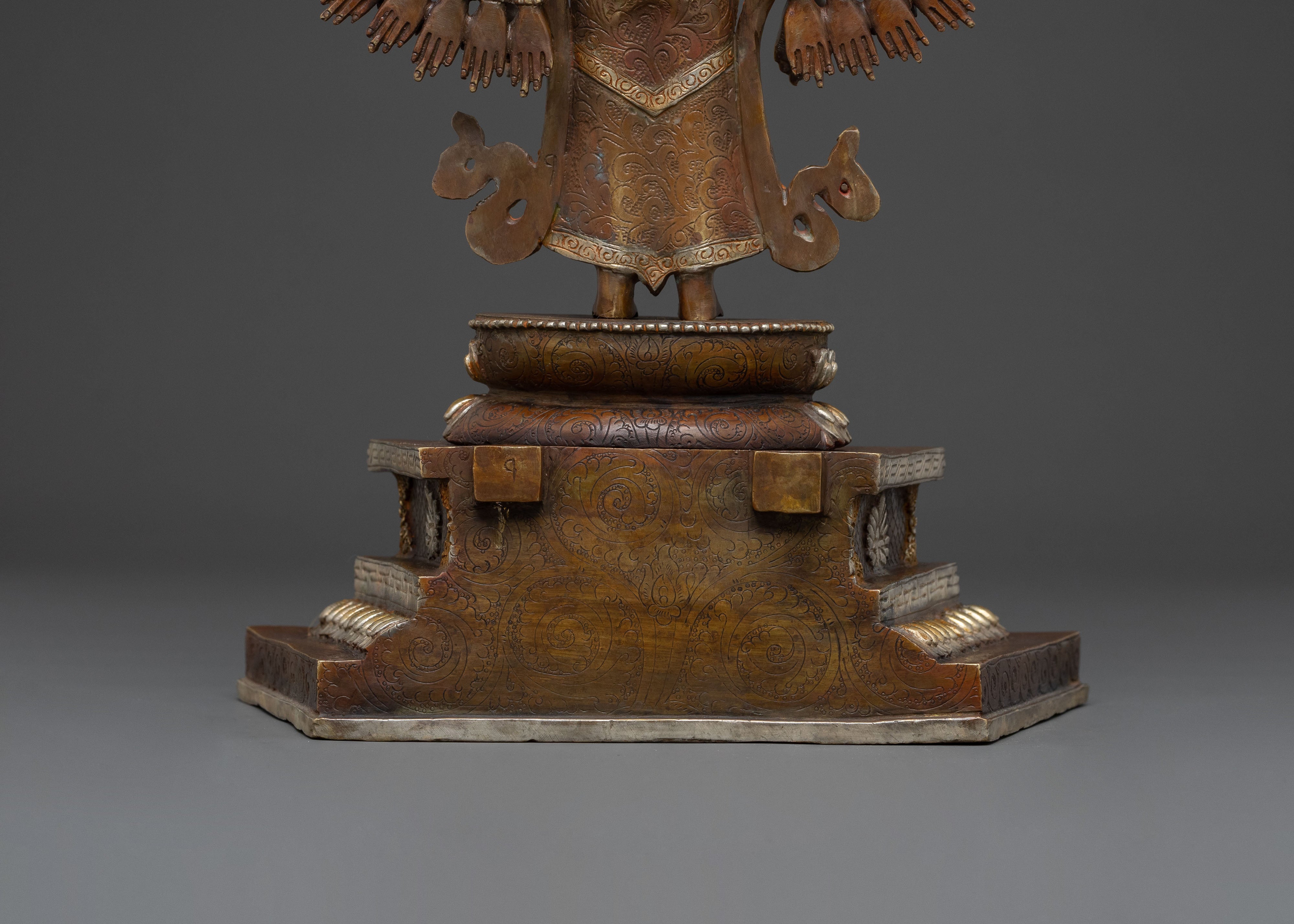 1000 Armed Chenrezig Statue | Divine Form