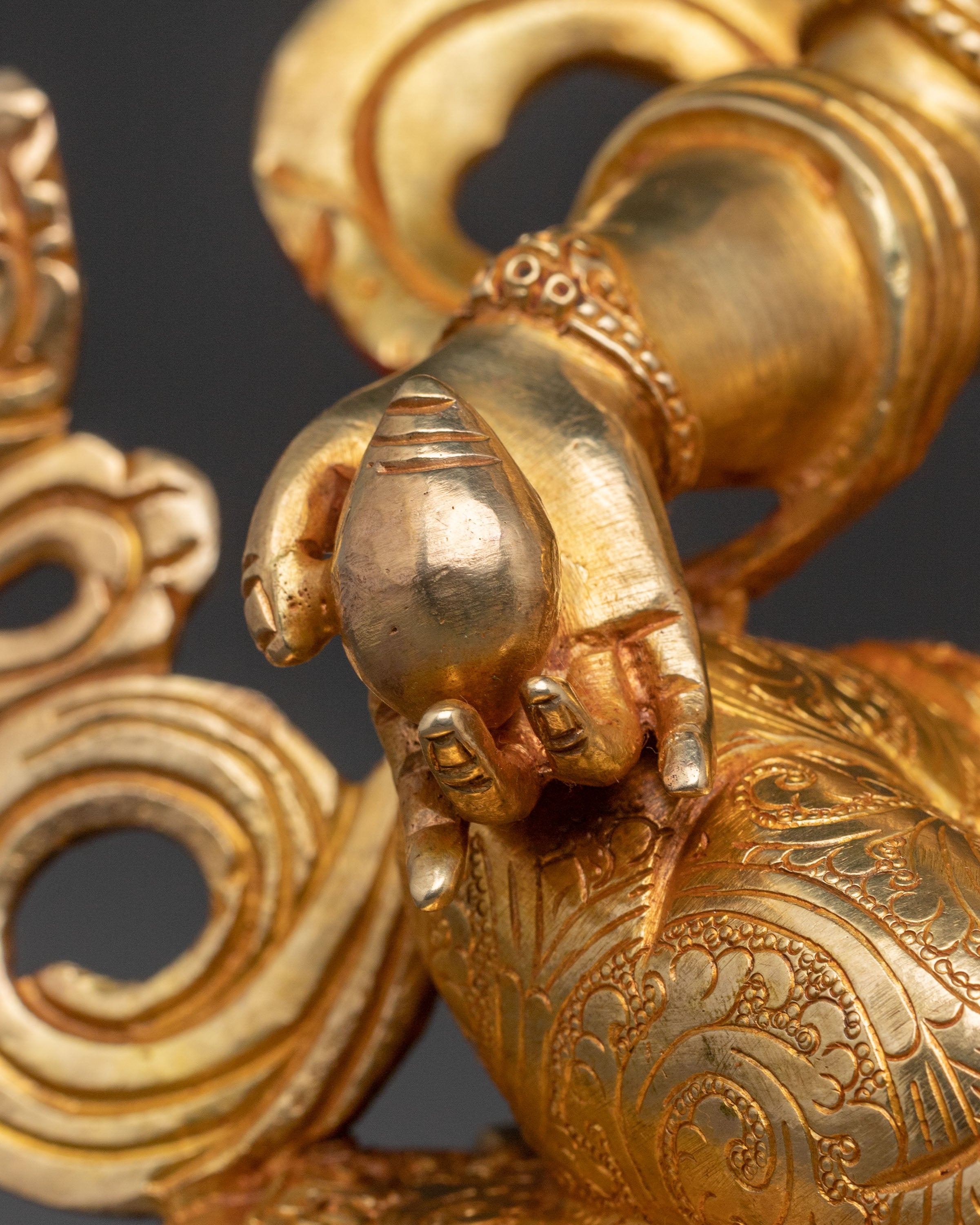 Dzambhala Statue Guardian of Wealth – Hand-Gilded Serenity