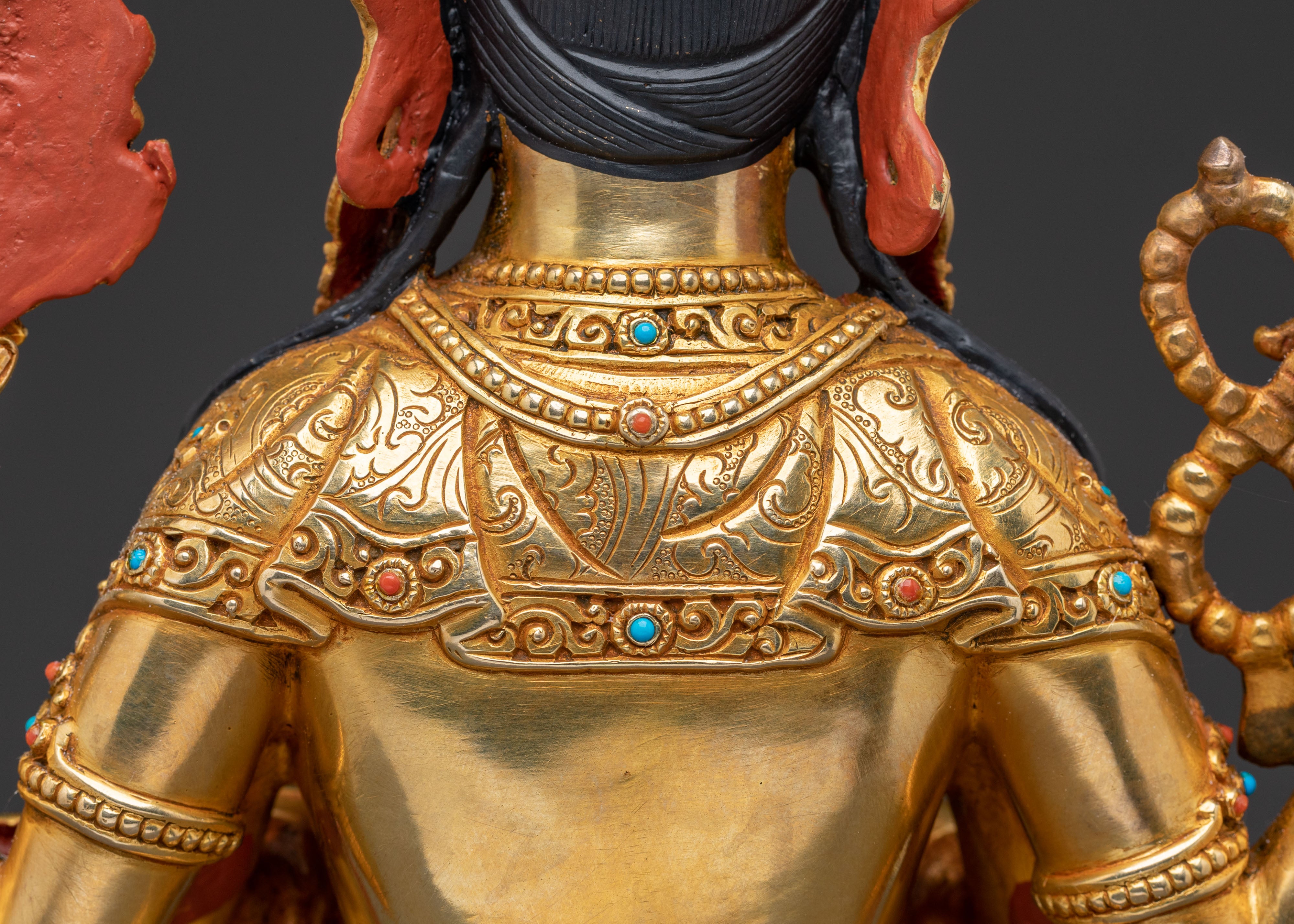 Chenrezig Protector Statue: Handcrafted Figurine for Spiritual Spaces