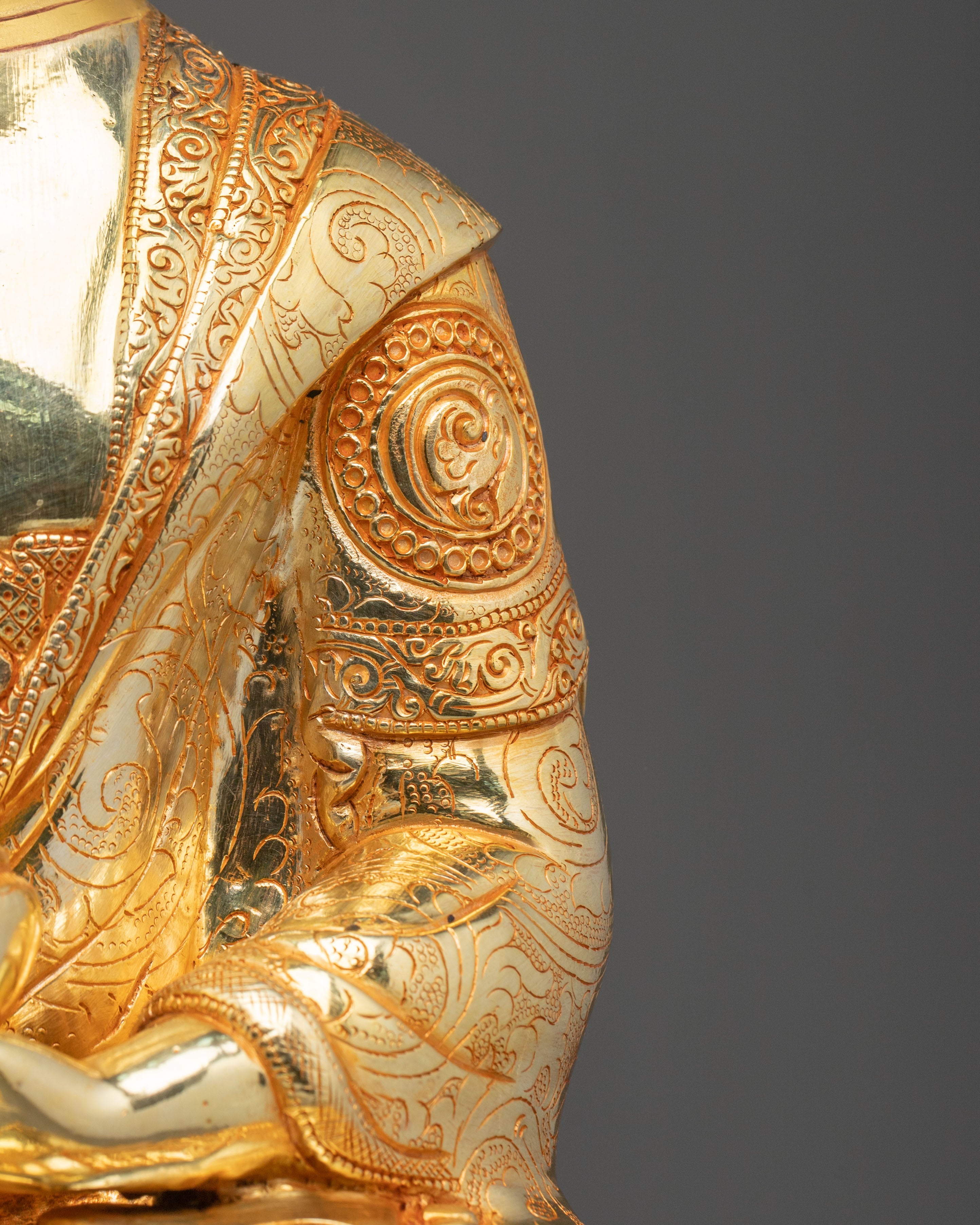 Shakyamuni Buddha Statue | Golden Meditative Figurine